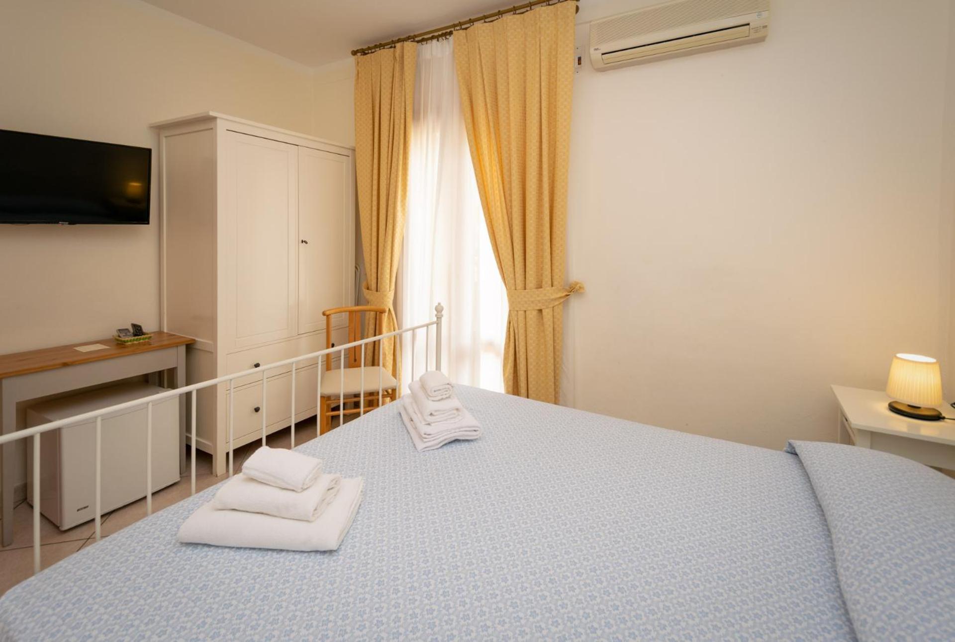 Economy Double Room - Photo 2