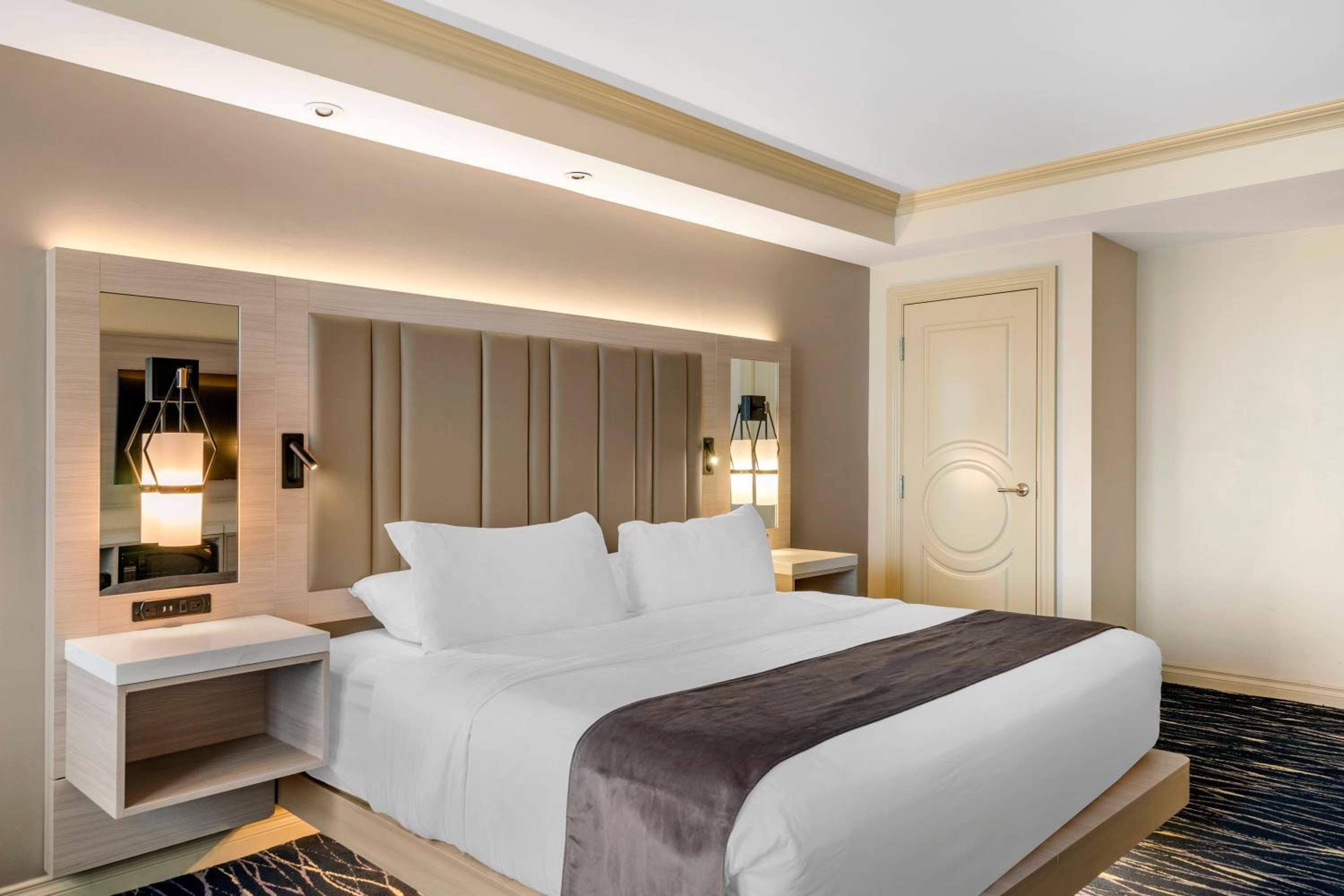 King Room - Accessible/Non-Smoking - Photo 1