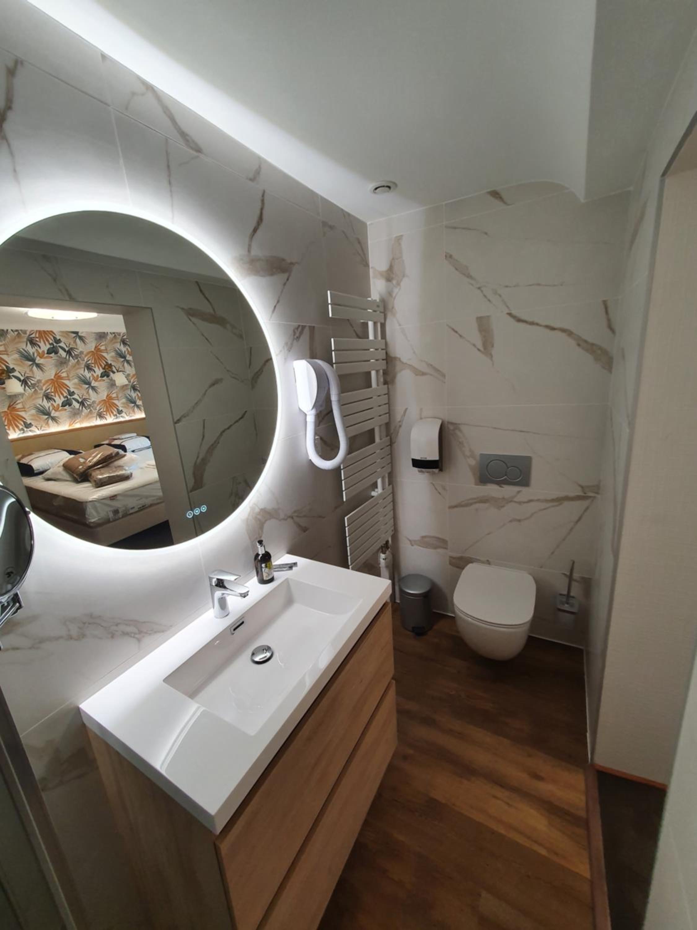 Superior King Room photo 2