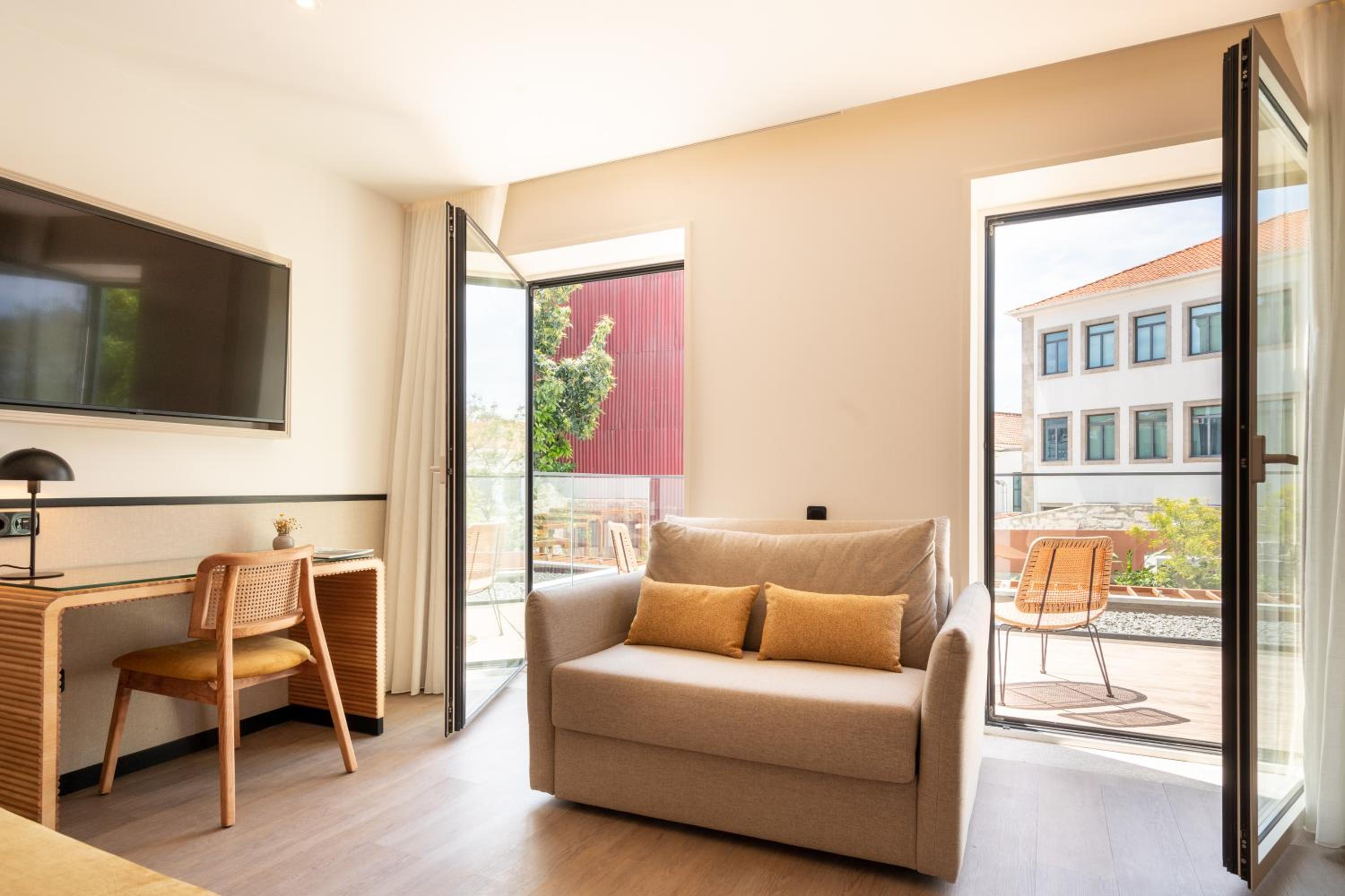 Suite - Photo 5