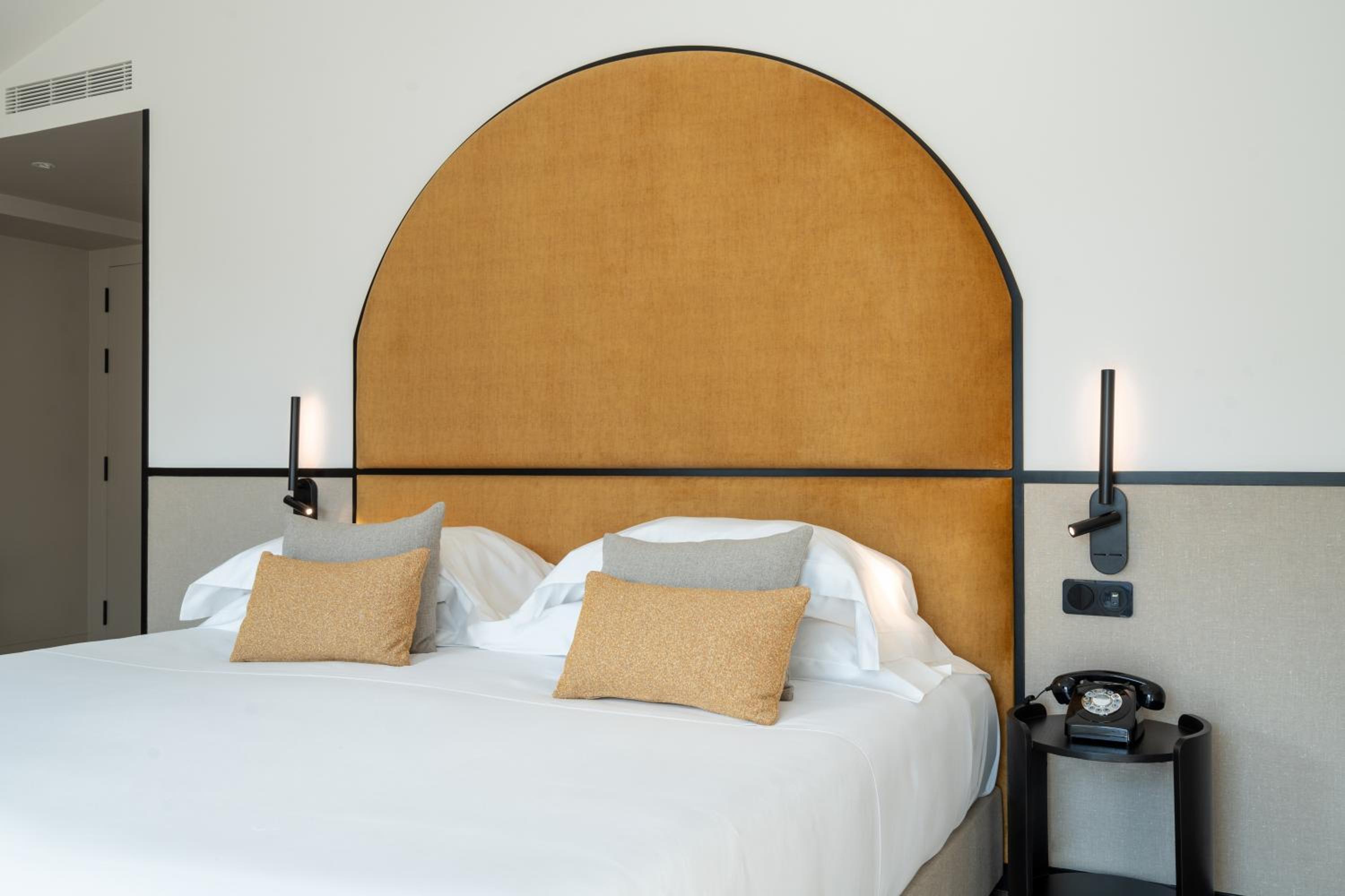 Premium Double Room - Photo 2