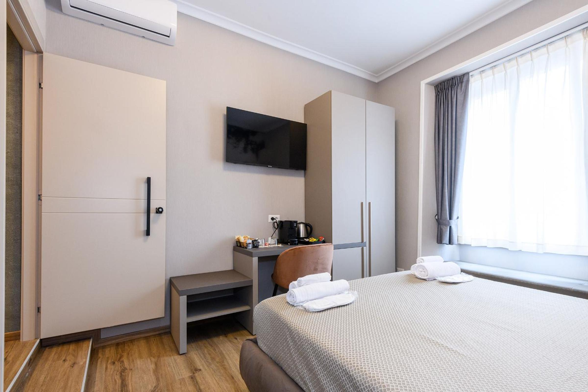 Deluxe Double Room photo 3