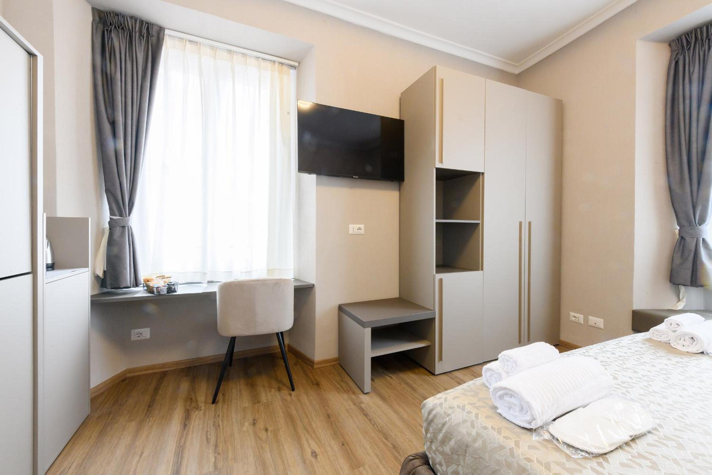 Deluxe Double Room with Extra Bed photo 3