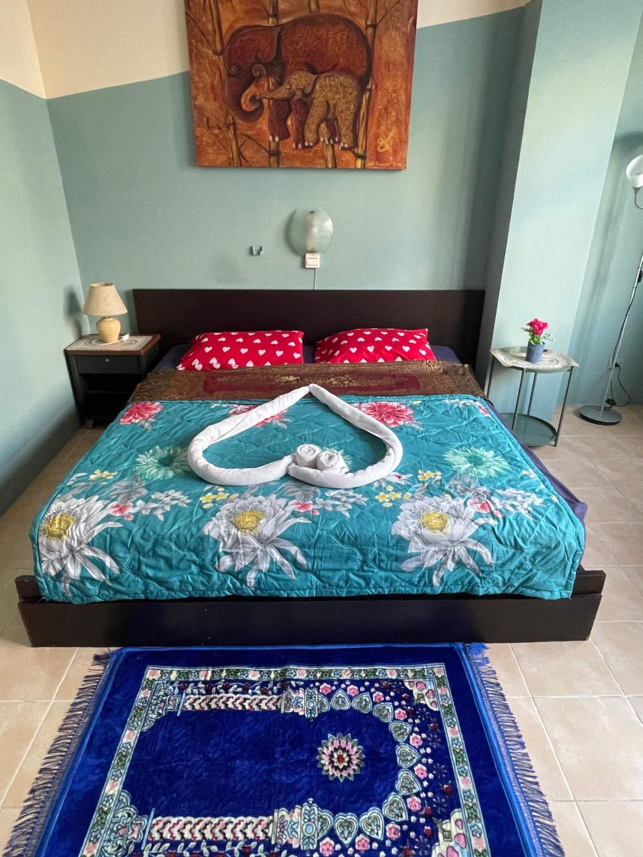 Standard Double Room - Photo 11
