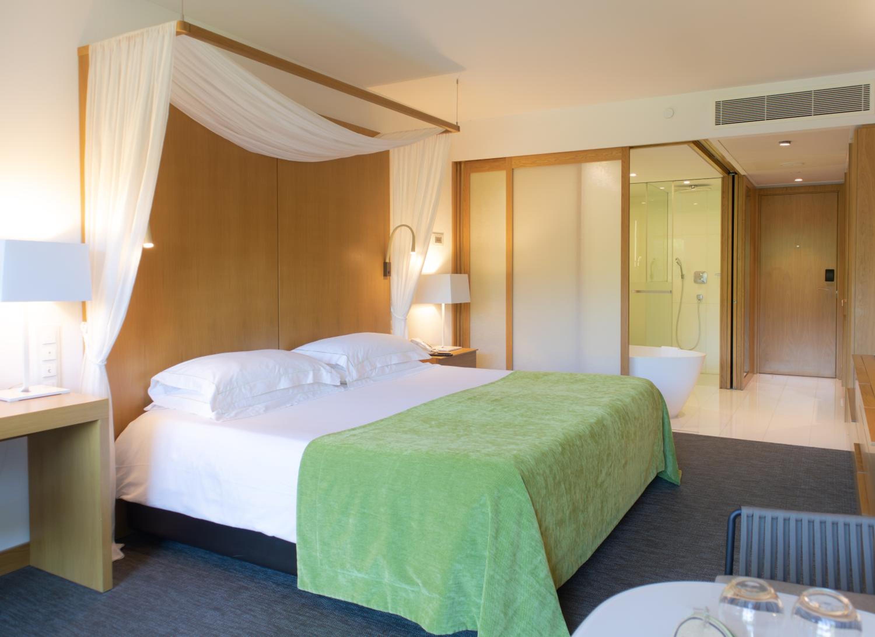 Deluxe Room - Resort View