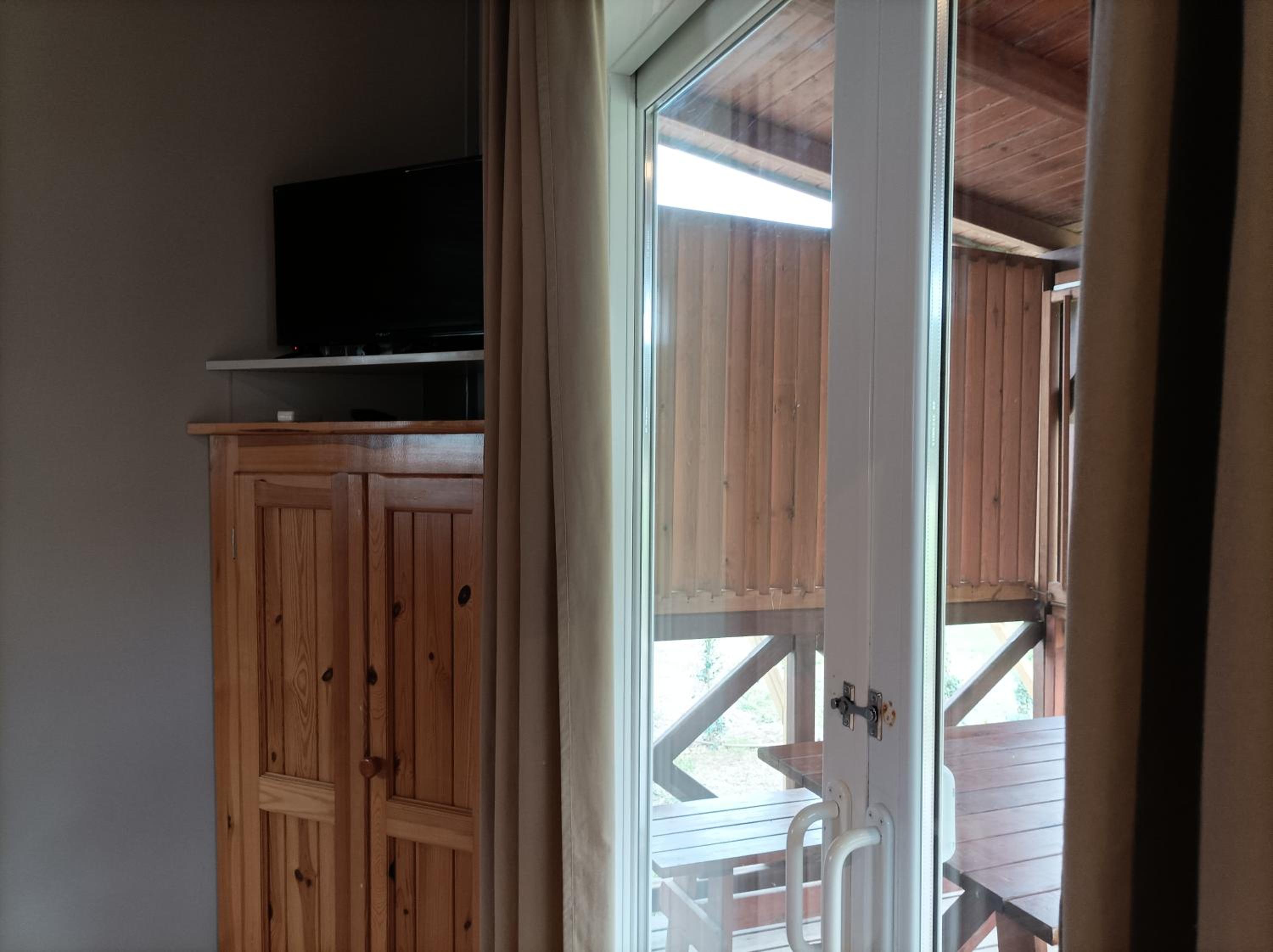 Superior Bungalow photo 3
