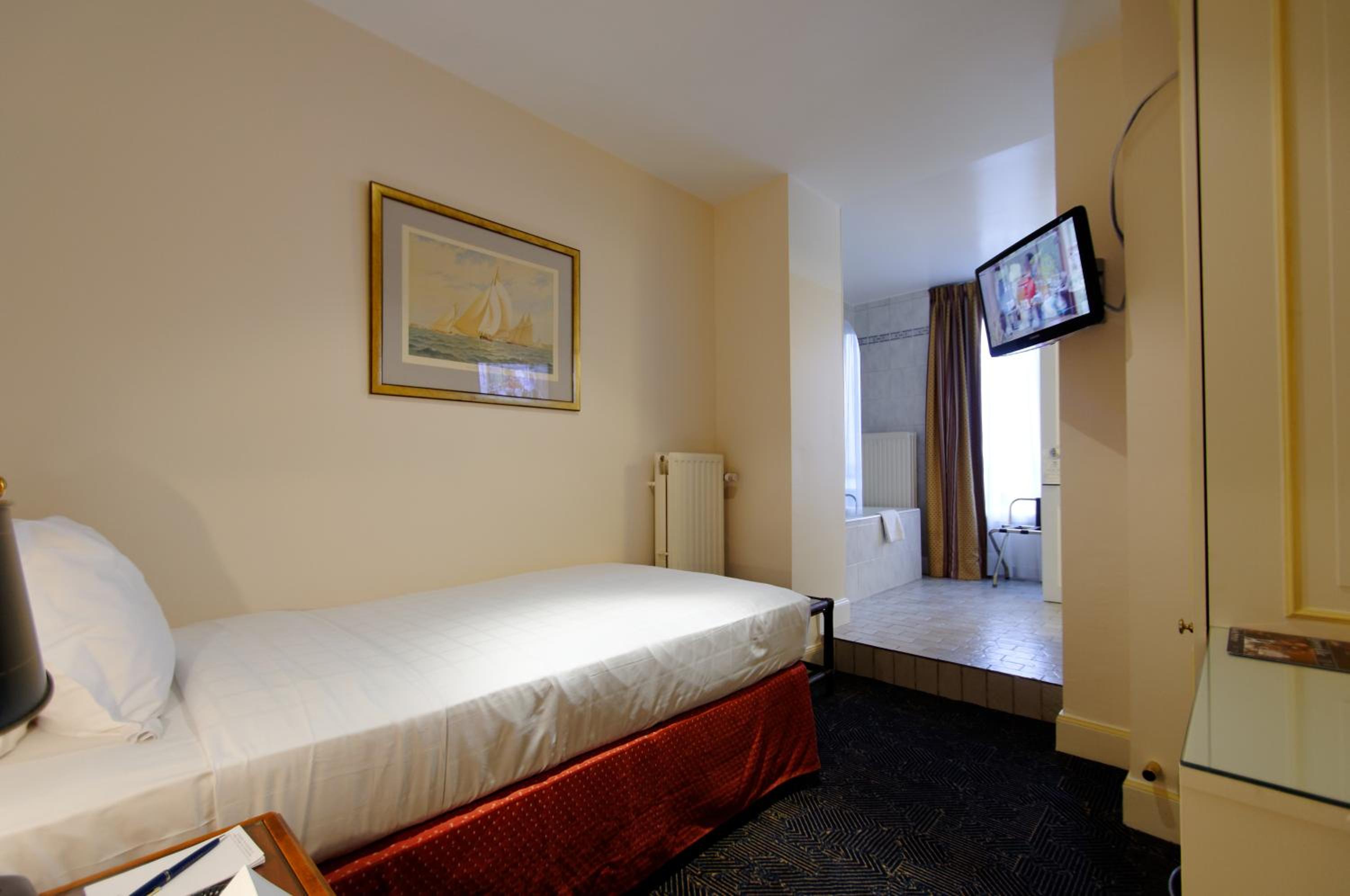 Small Single Room photo 2