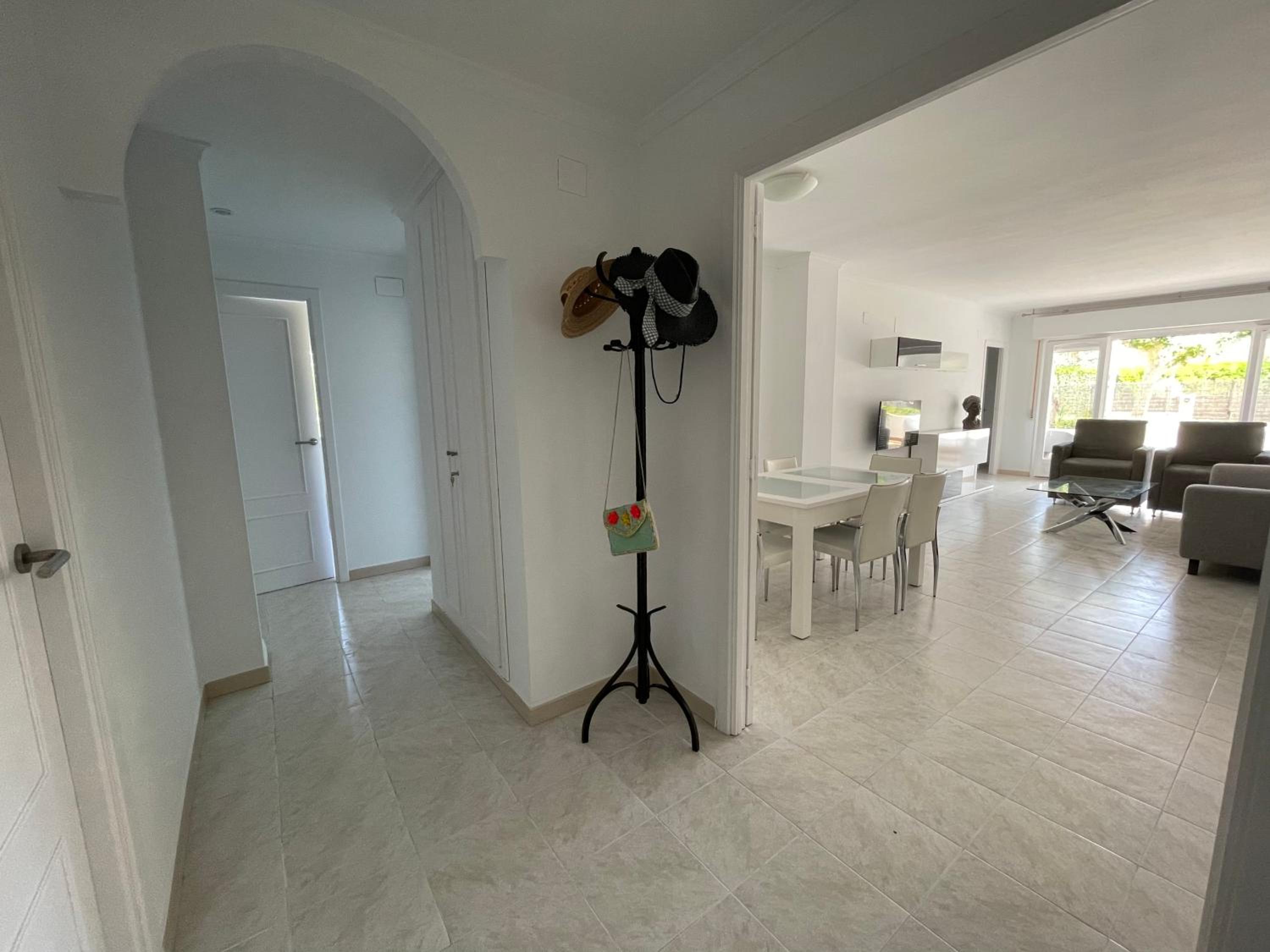 Apartment - Ground Floor photo 2
