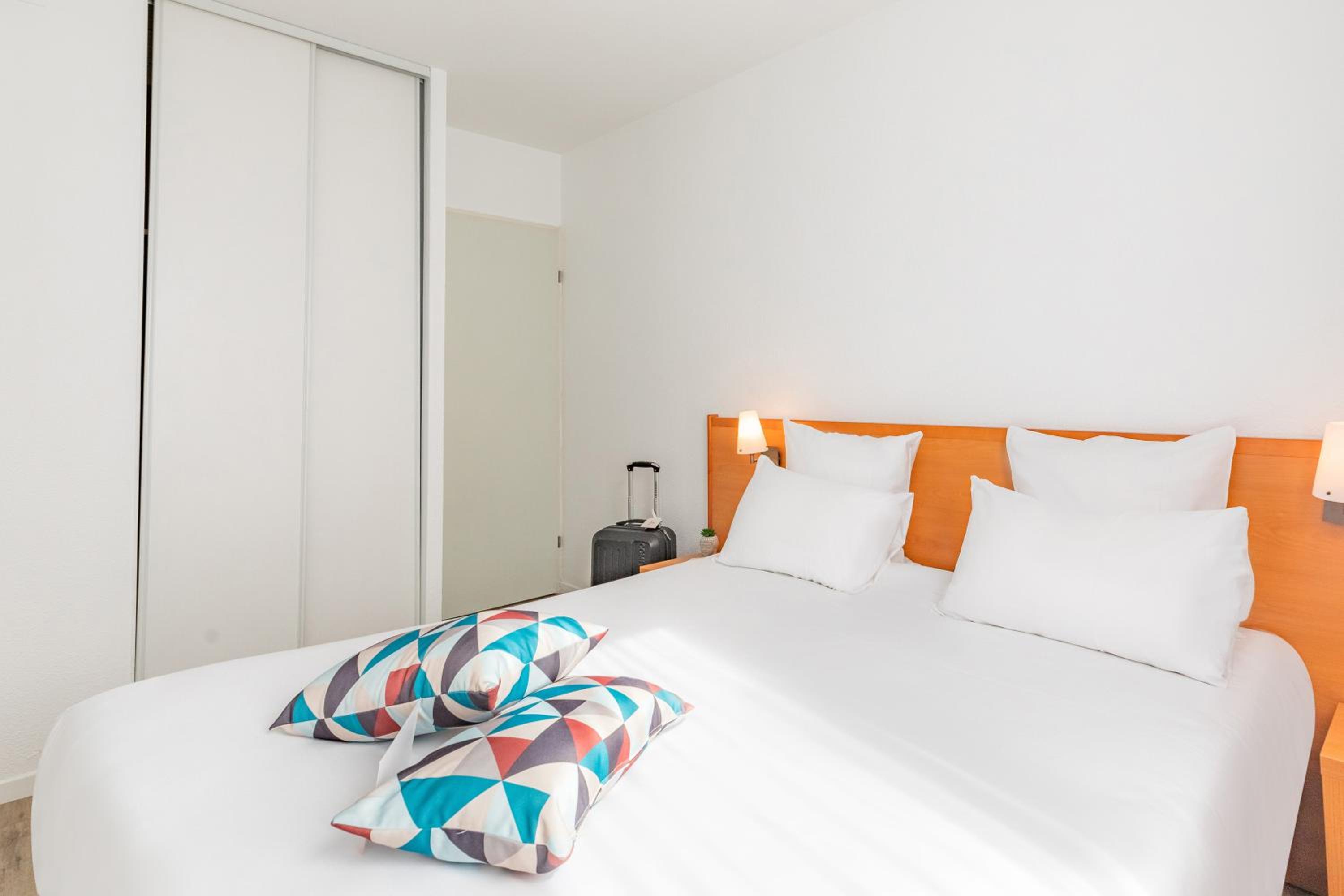 One-Bedroom Apartment - Photo 7