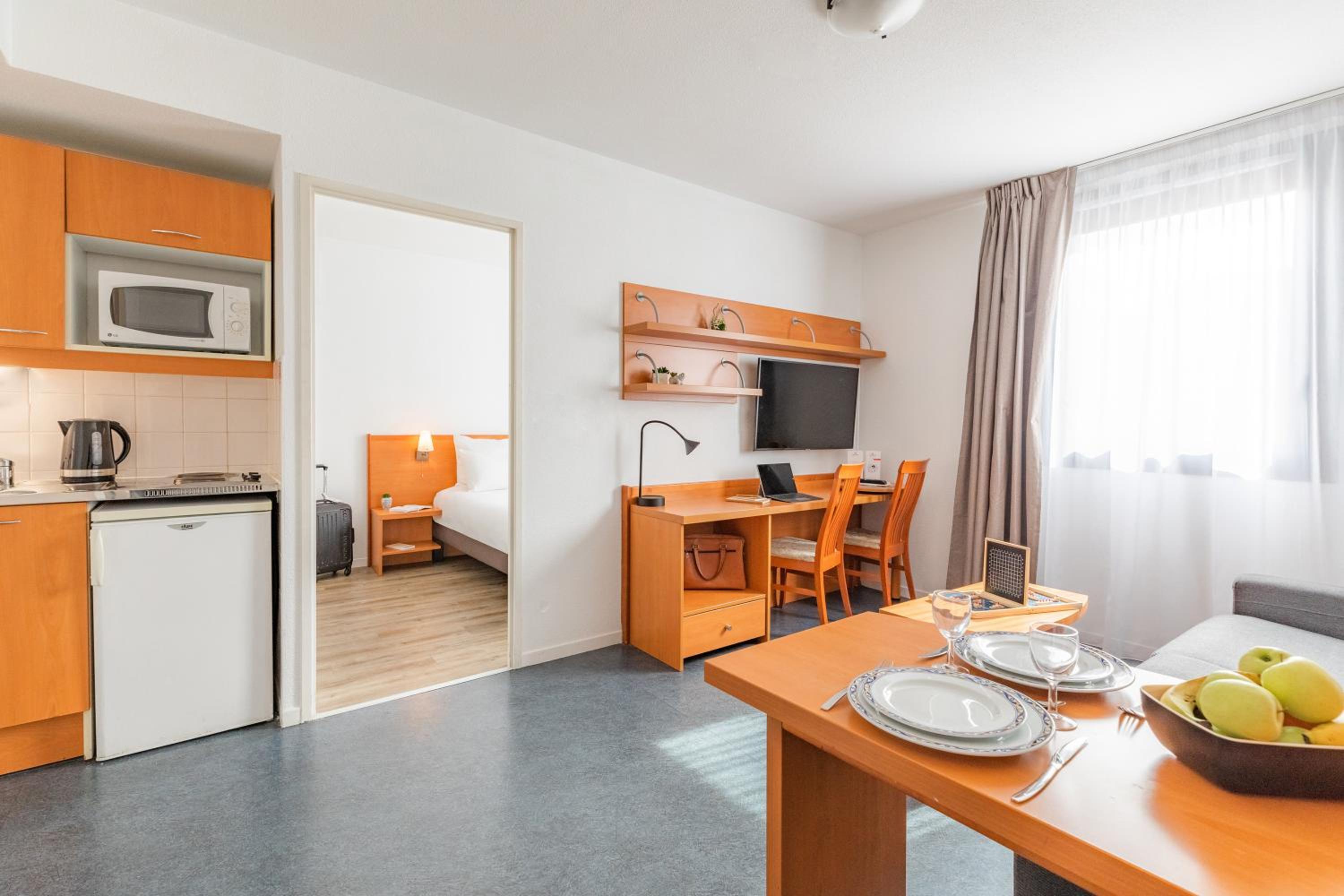 One-Bedroom Apartment - Photo 6