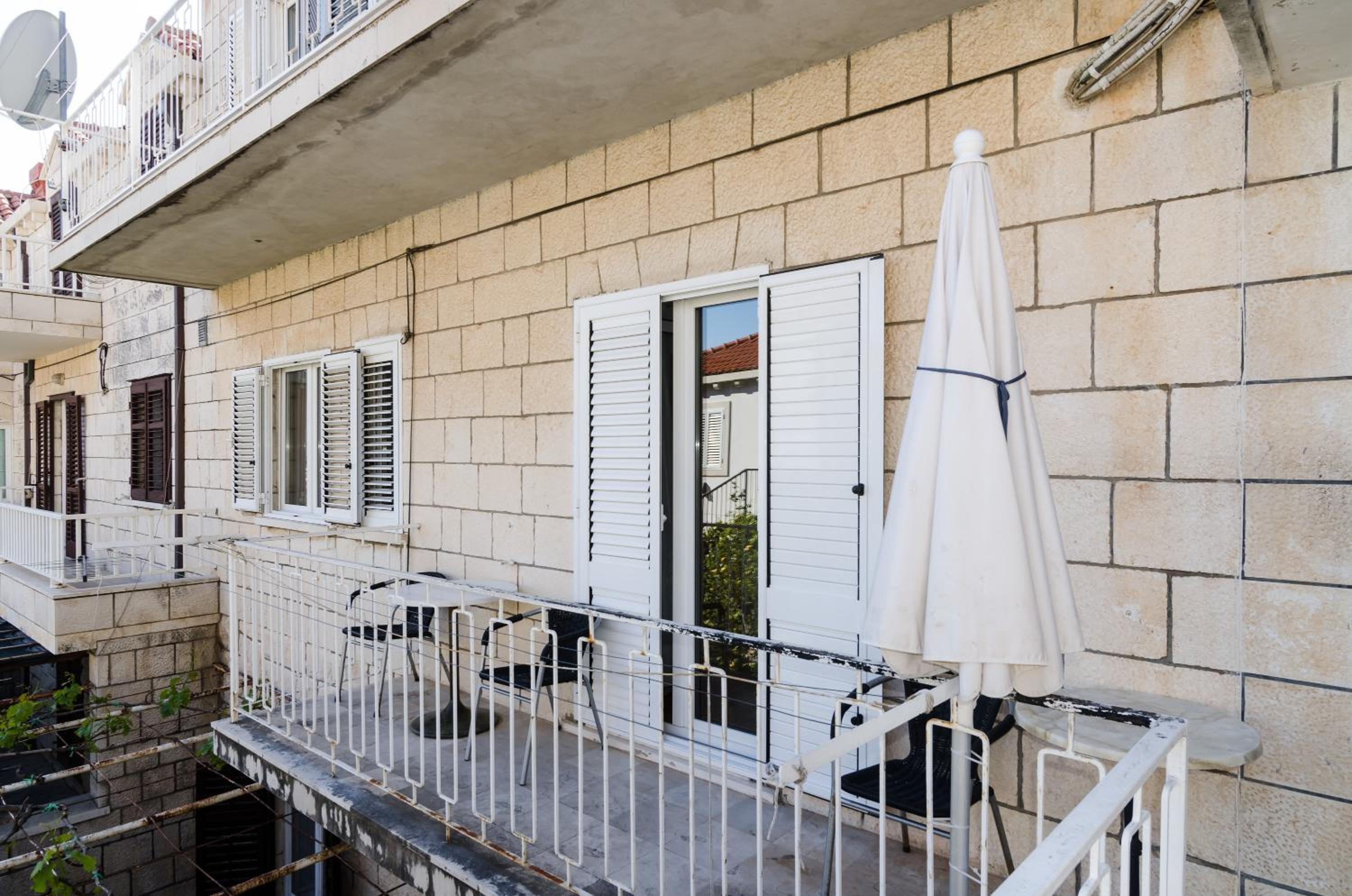 Double Room with Balcony and Garden View photo 3