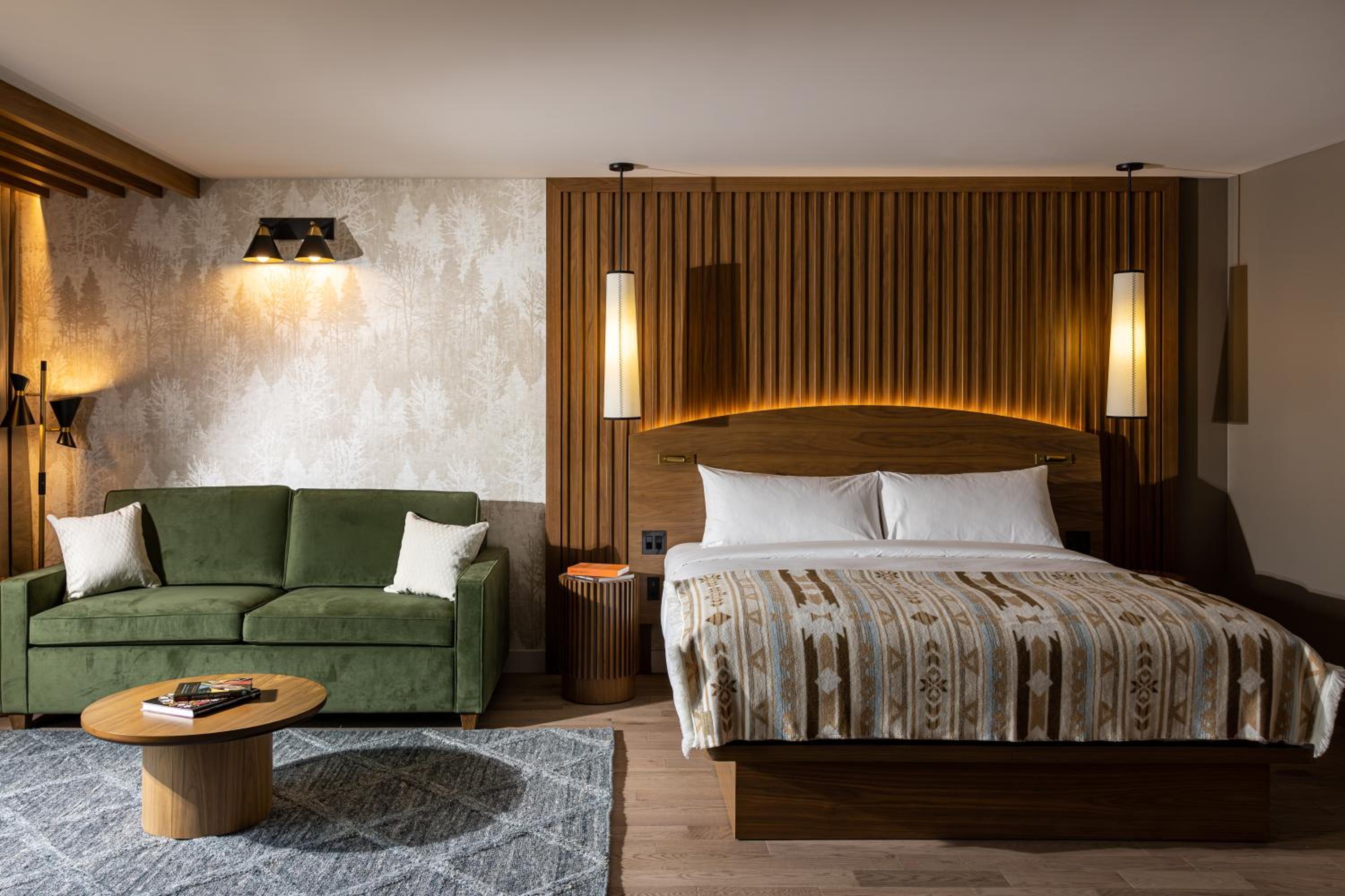 Deluxe King Room - Photo 4