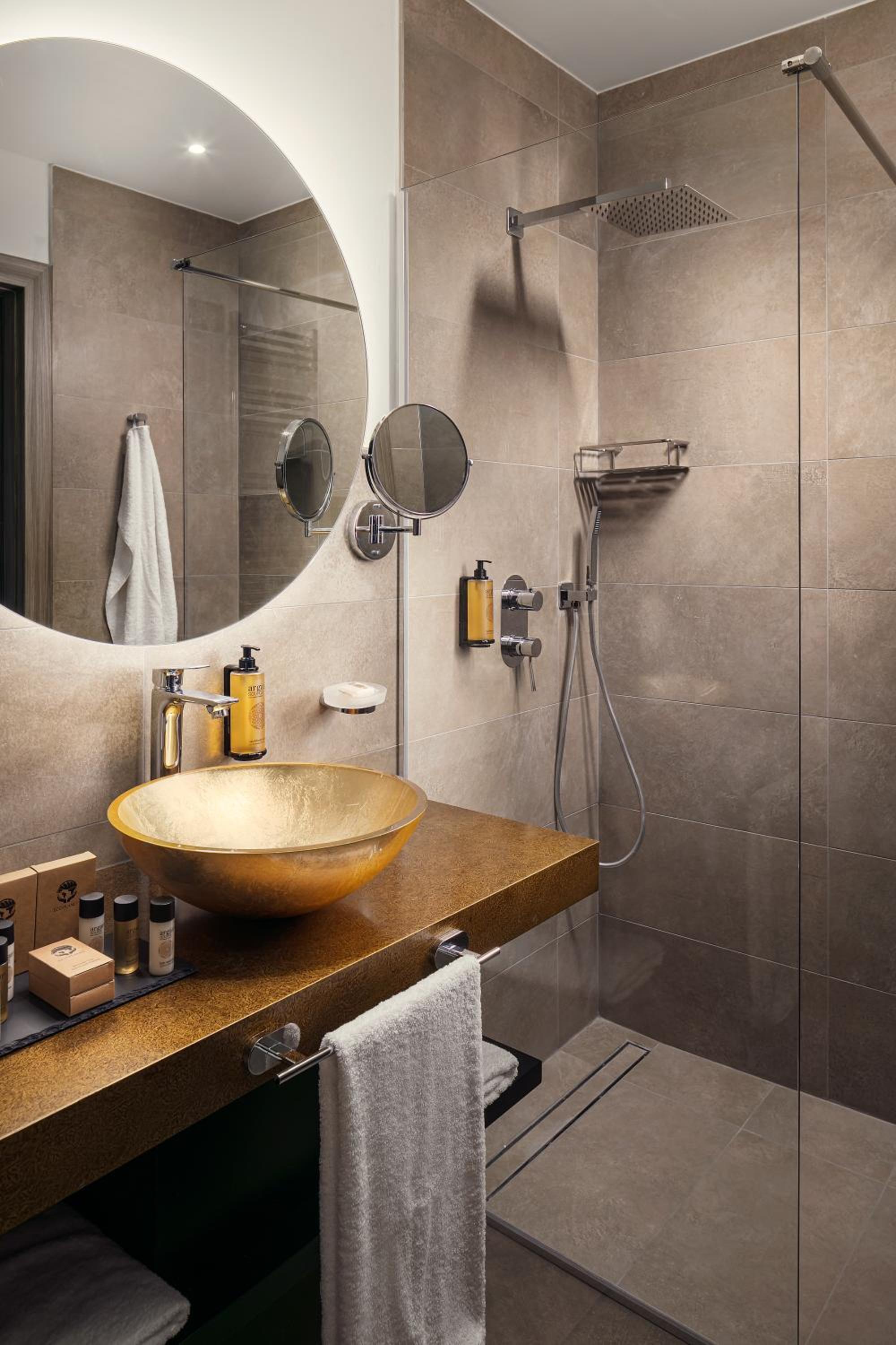 Superior Double or Twin Room photo 2