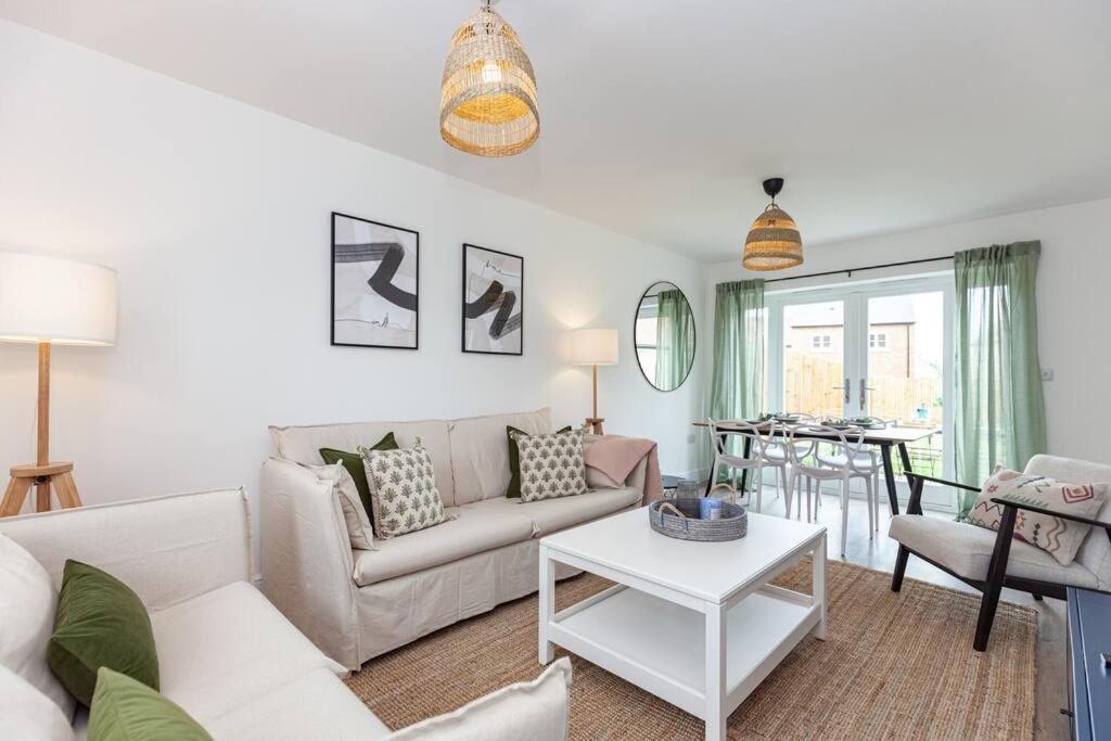 Three-Bedroom House photo 1