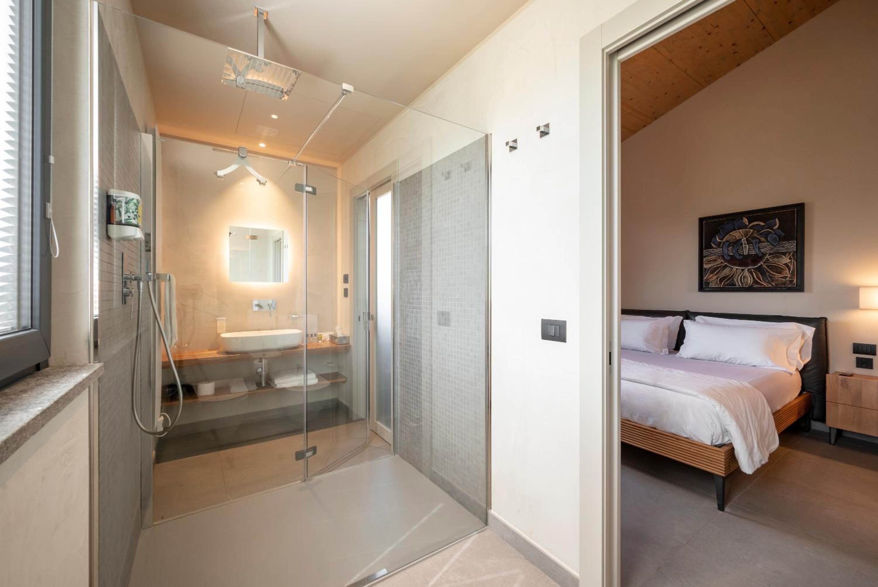 Standard Double Room photo 2