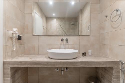 Two-Bedroom Apartment - Photo 20