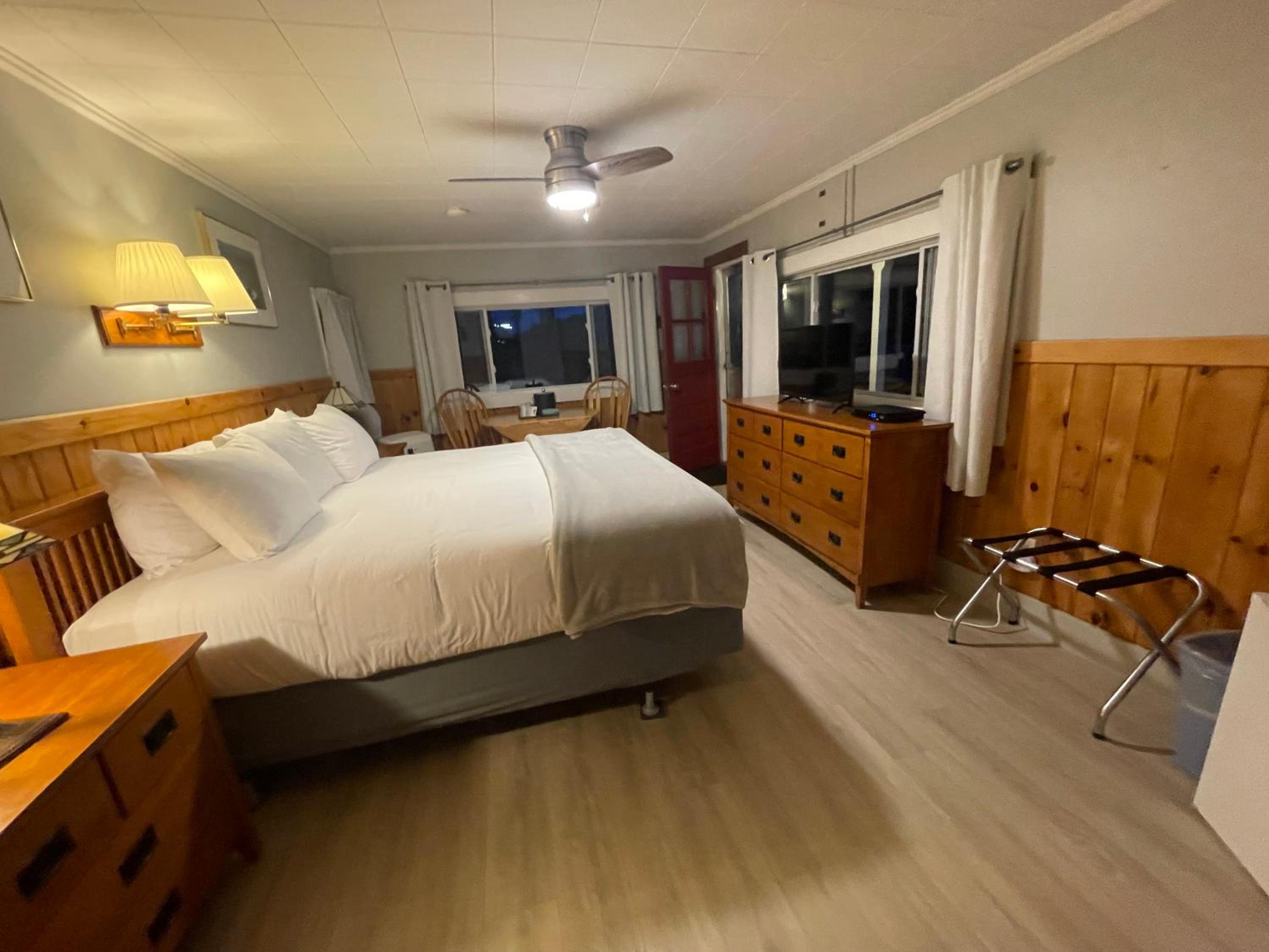 Deluxe King Room