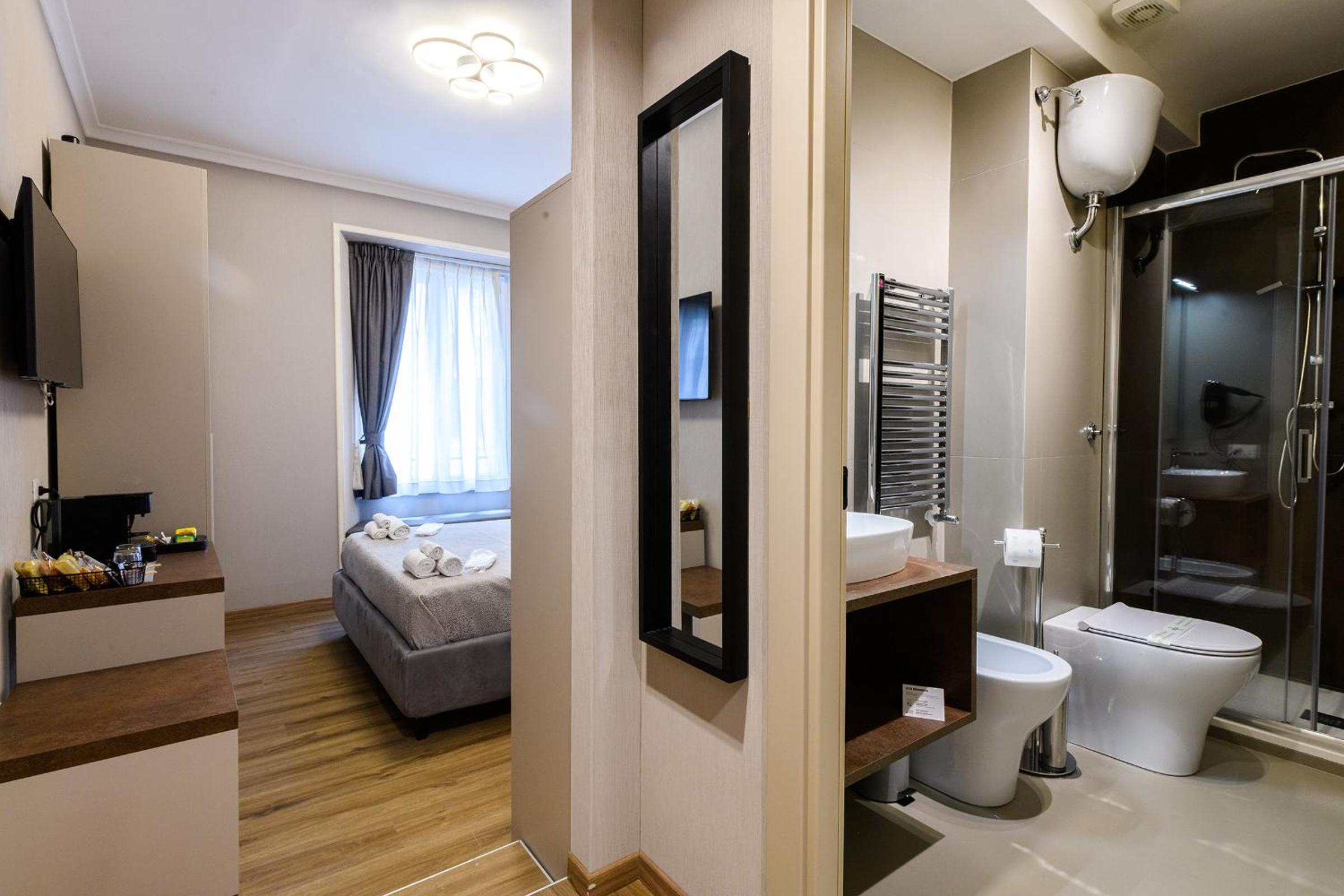 Deluxe Double Room photo 3