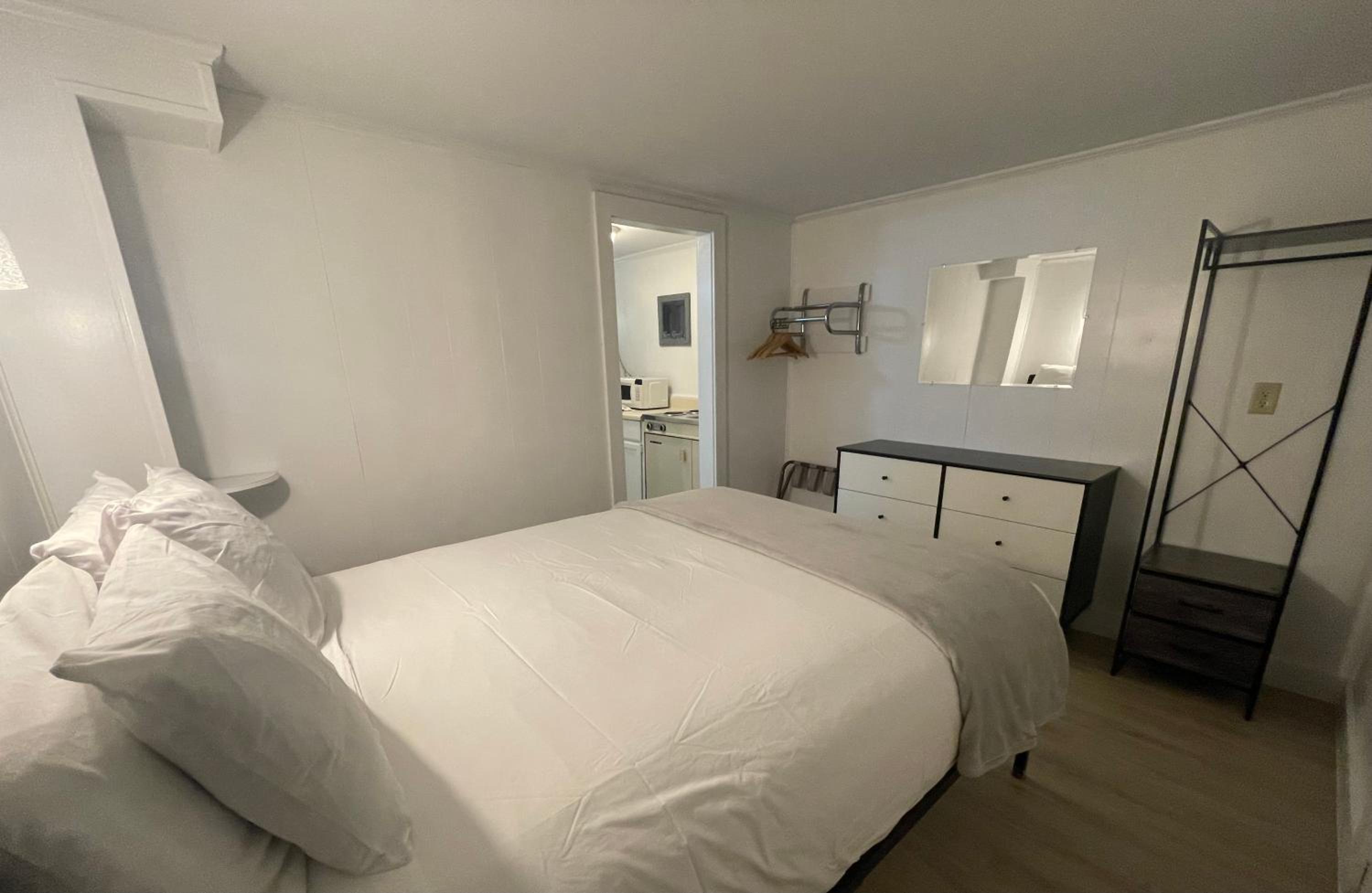 One-Bedroom Apartment photo 2