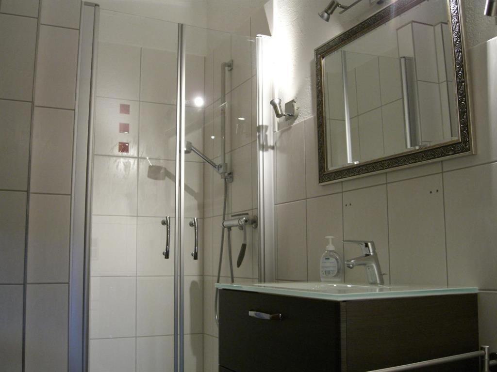 Apartment with Shower