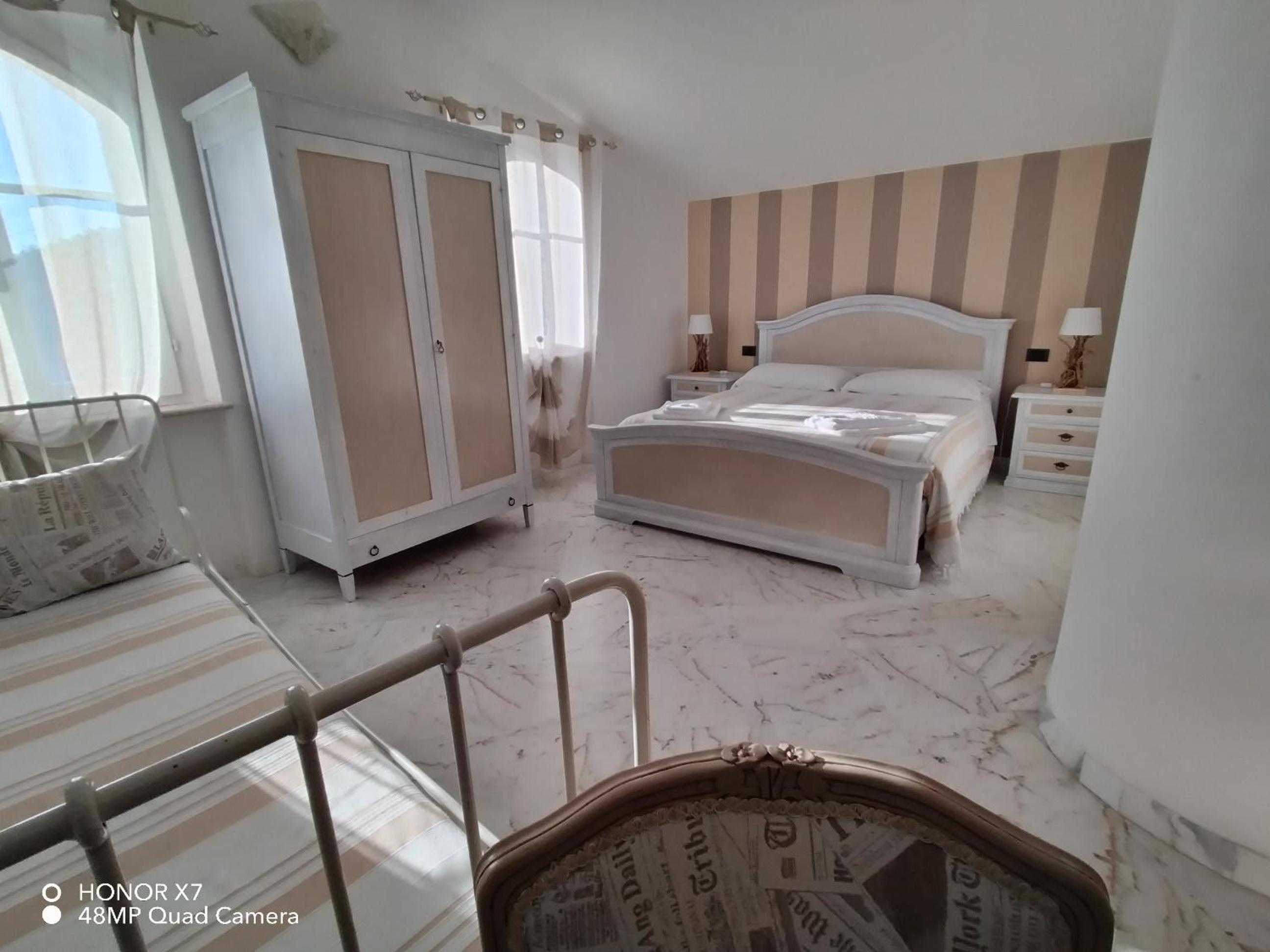 Triple Room with Shared Bathroom photo 1