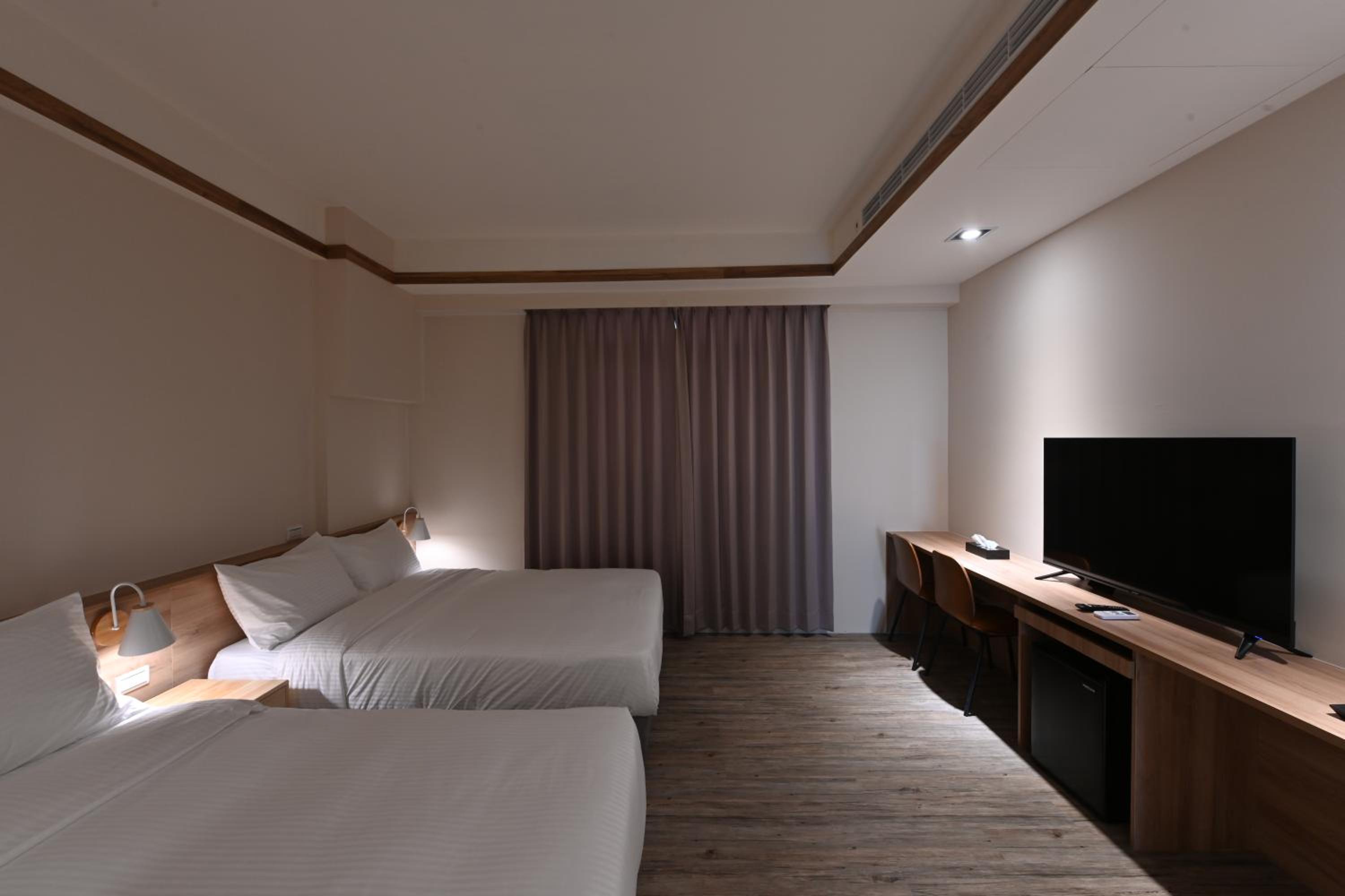 Classic Quadruple Room - Photo 11