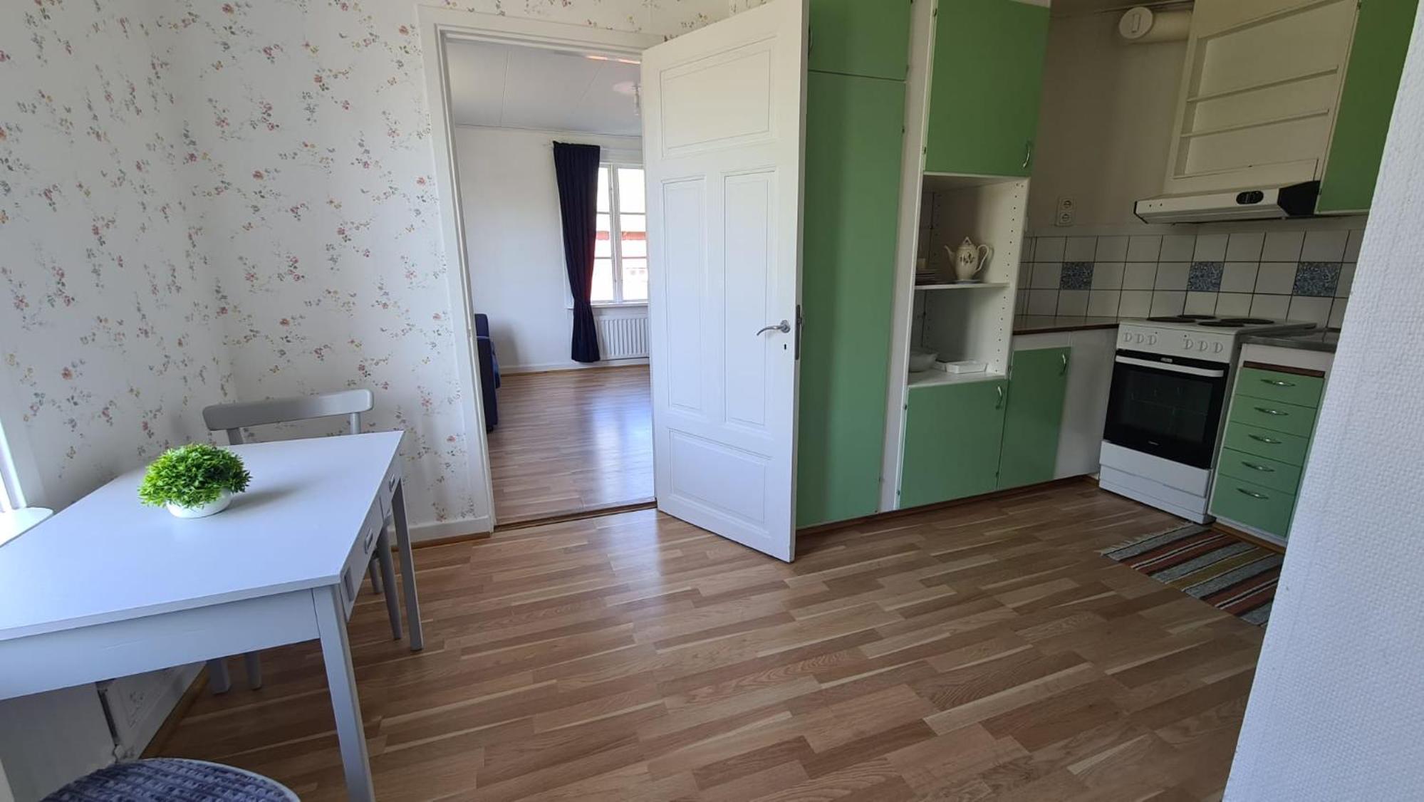 Apartment with Shower - Photo 3