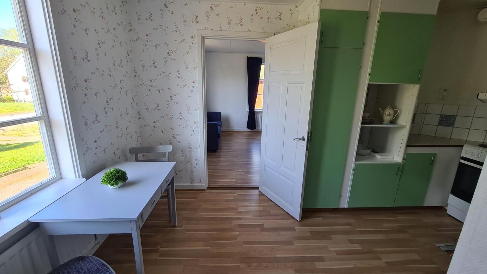 Apartment with Shower - Photo 4