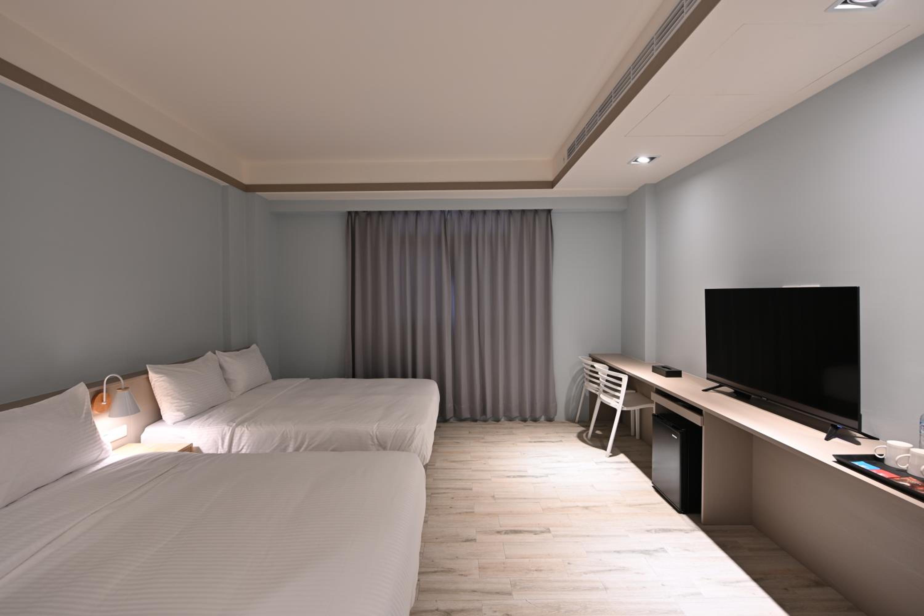 Classic Quadruple Room - Photo 10