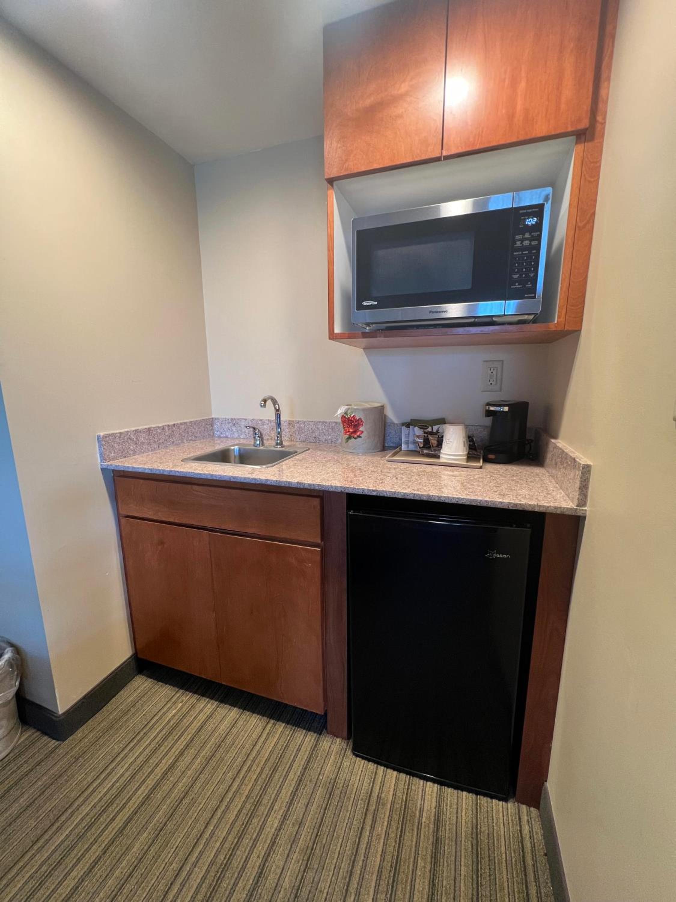 One-Bedroom King Suite - Non-Smoking - Photo 6