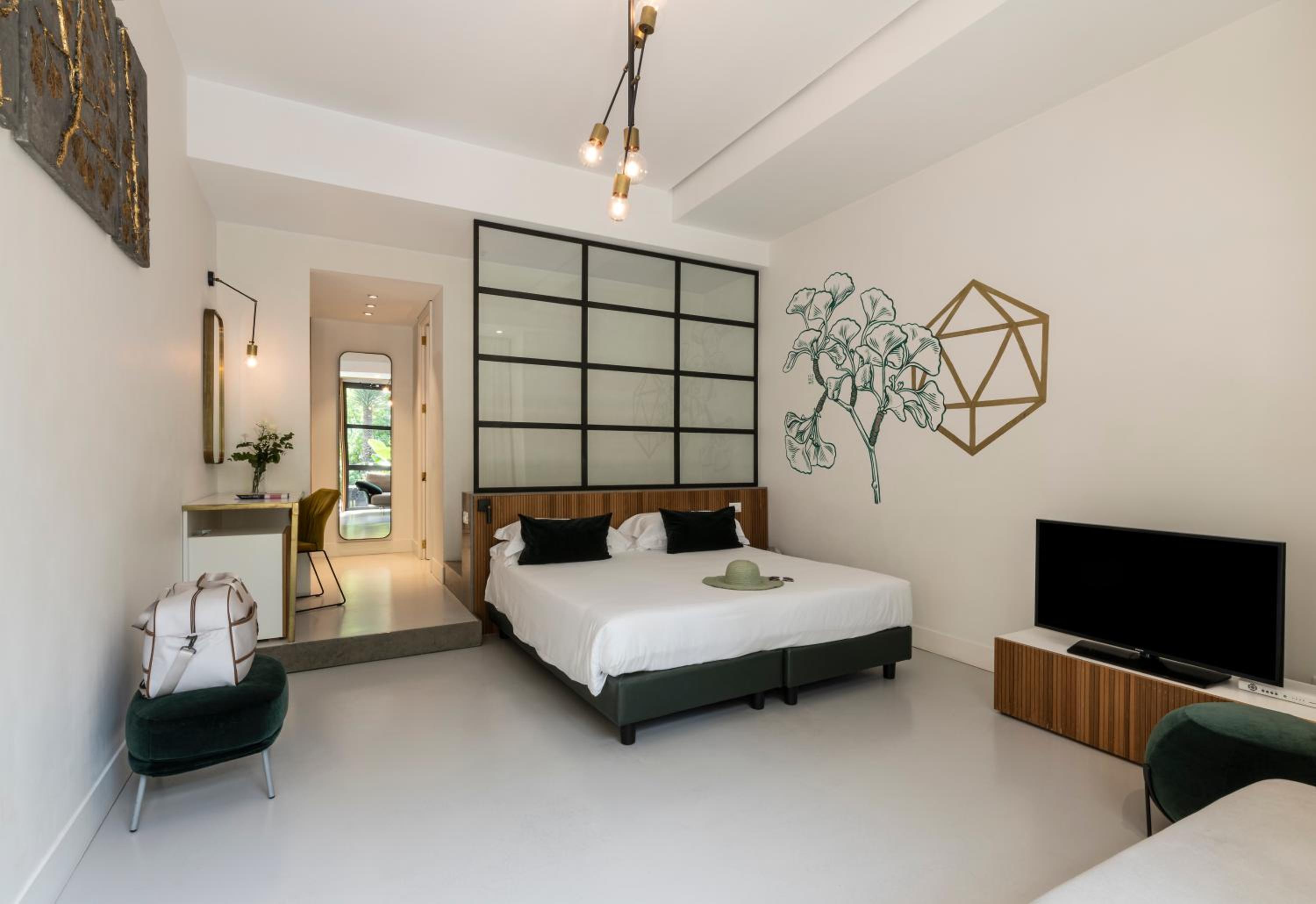 Deluxe Double or Twin Room with Garden View