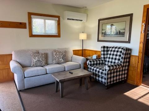 One-Bedroom House photo 1