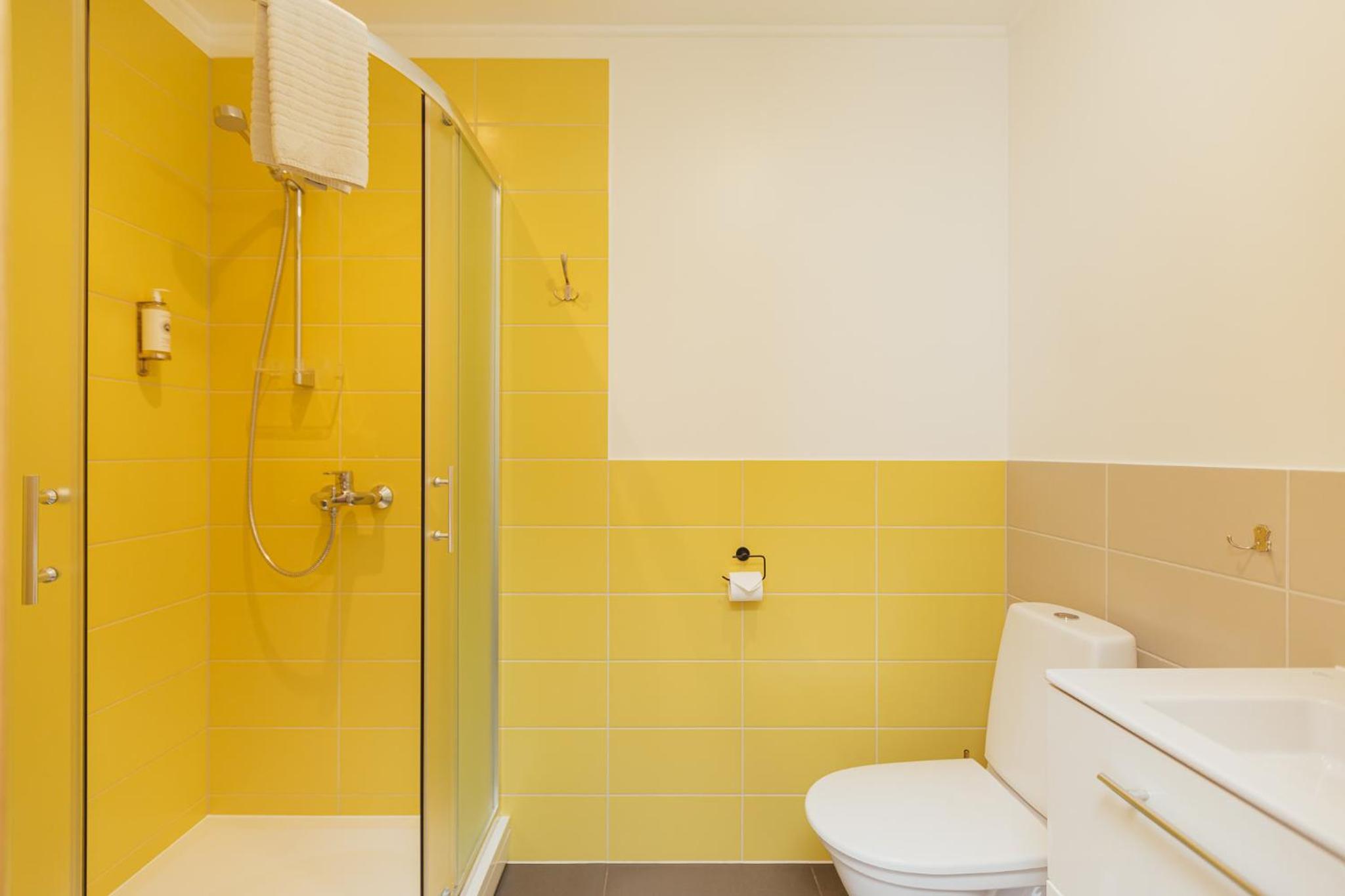 Standard Double or Twin Room - Photo 8
