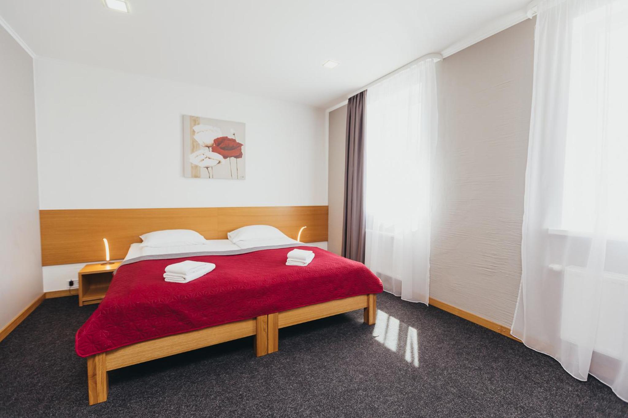 Standard Double or Twin Room - Photo 6