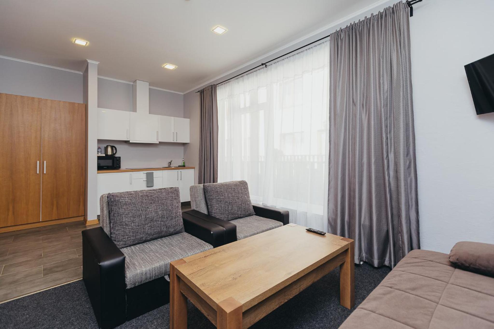 Family Room with Terrace - Photo 7