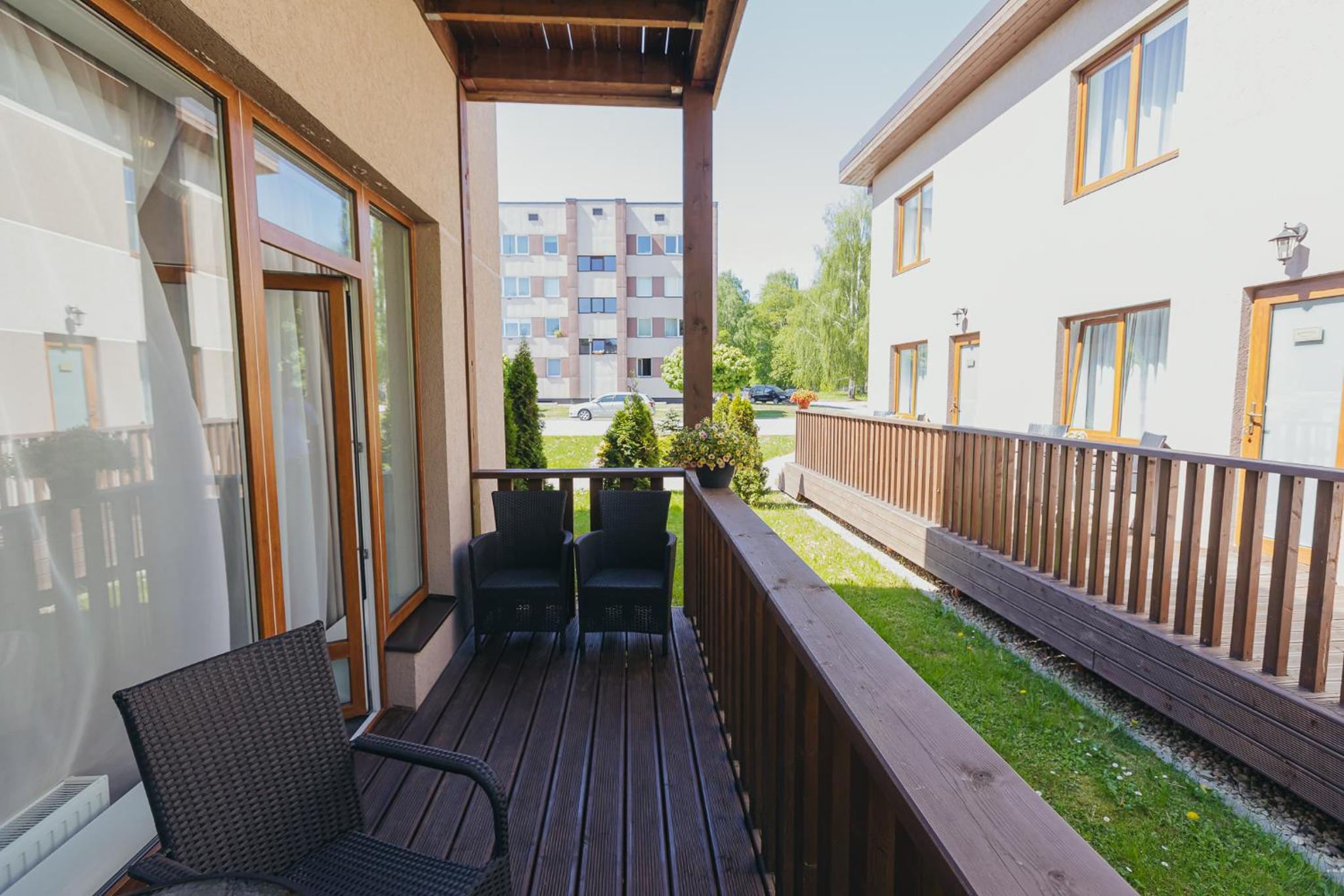 Family Room with Terrace - Photo 2