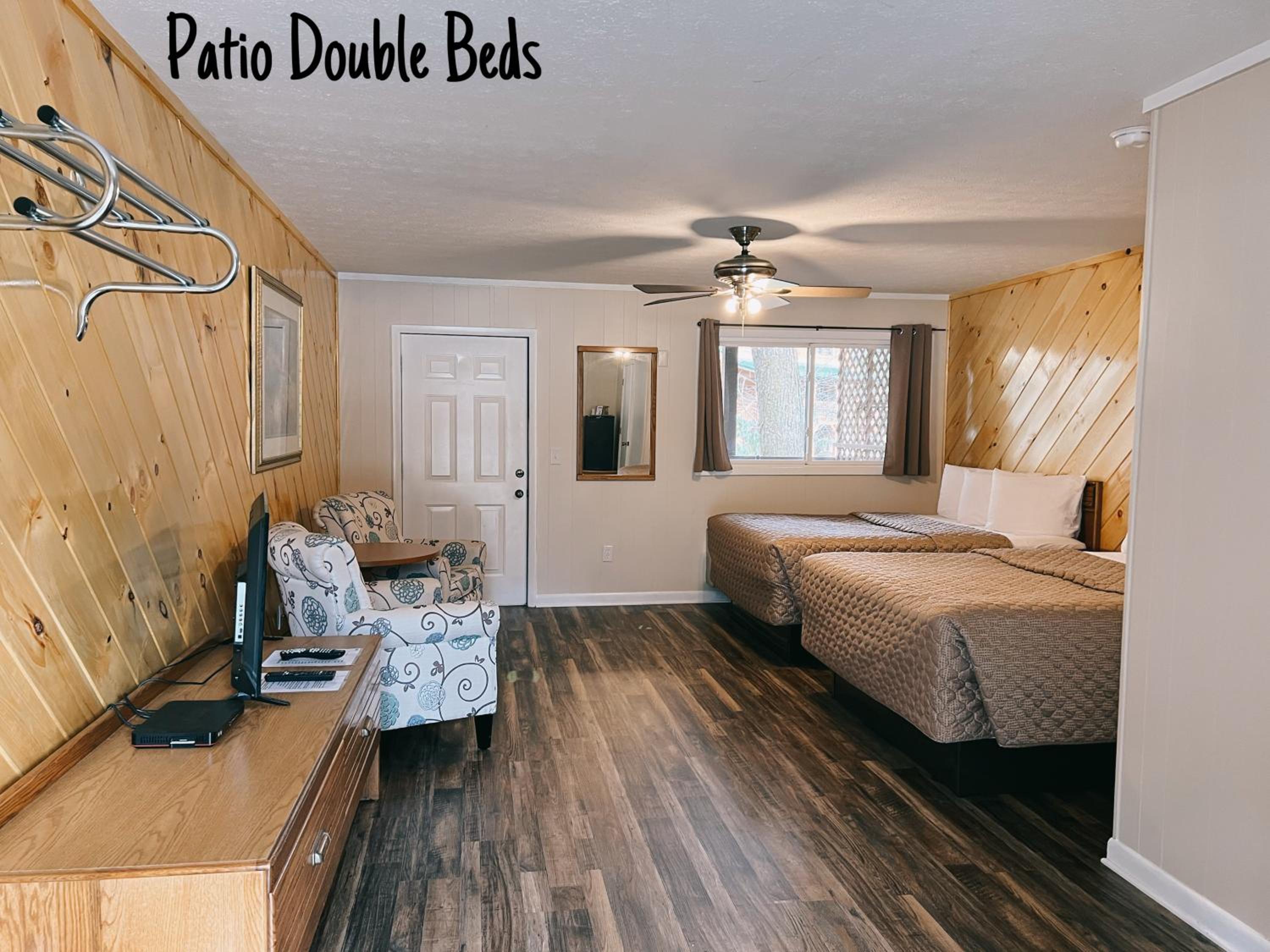Double Room with Balcony - Photo 2