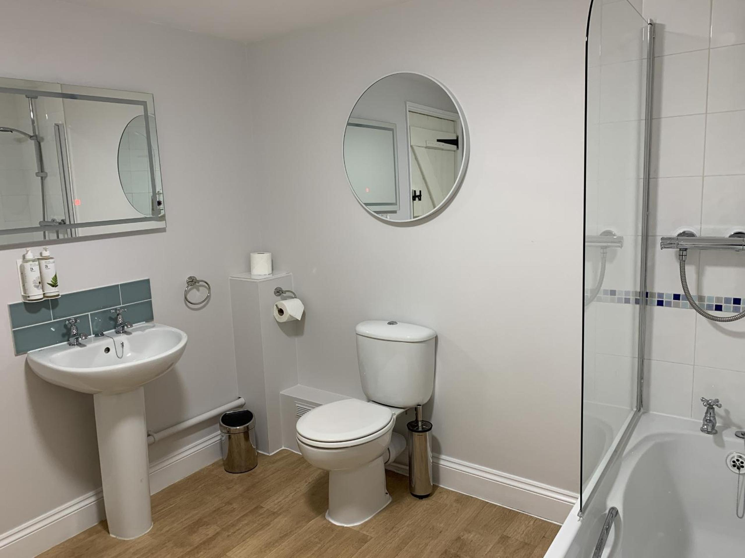 Standard King Room photo 2