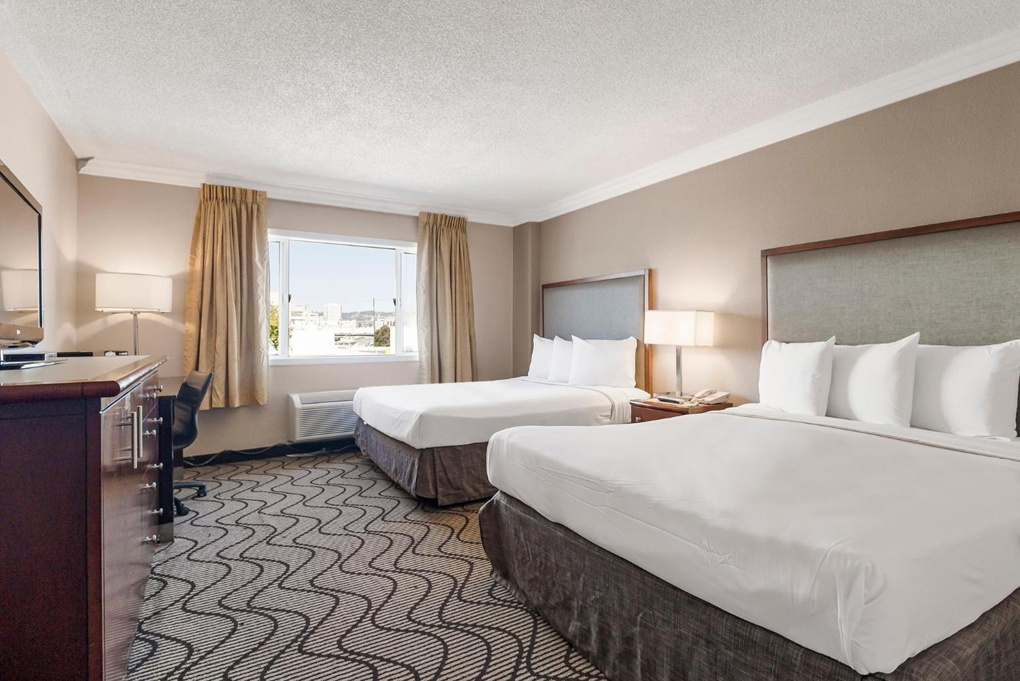 Queen Room with Two Queen Beds - Non-Smoking - Photo 1