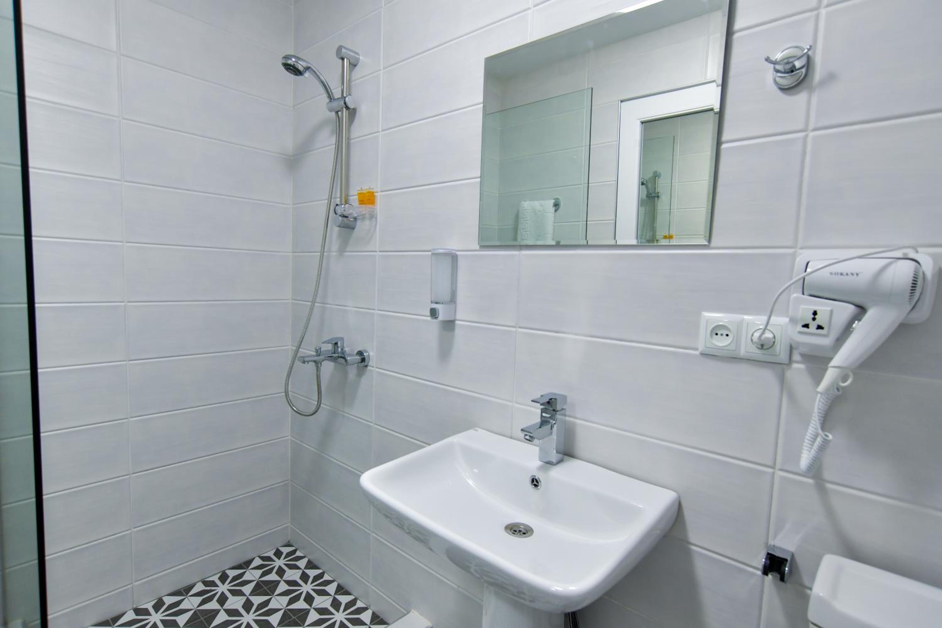 Budget Double Room photo 3