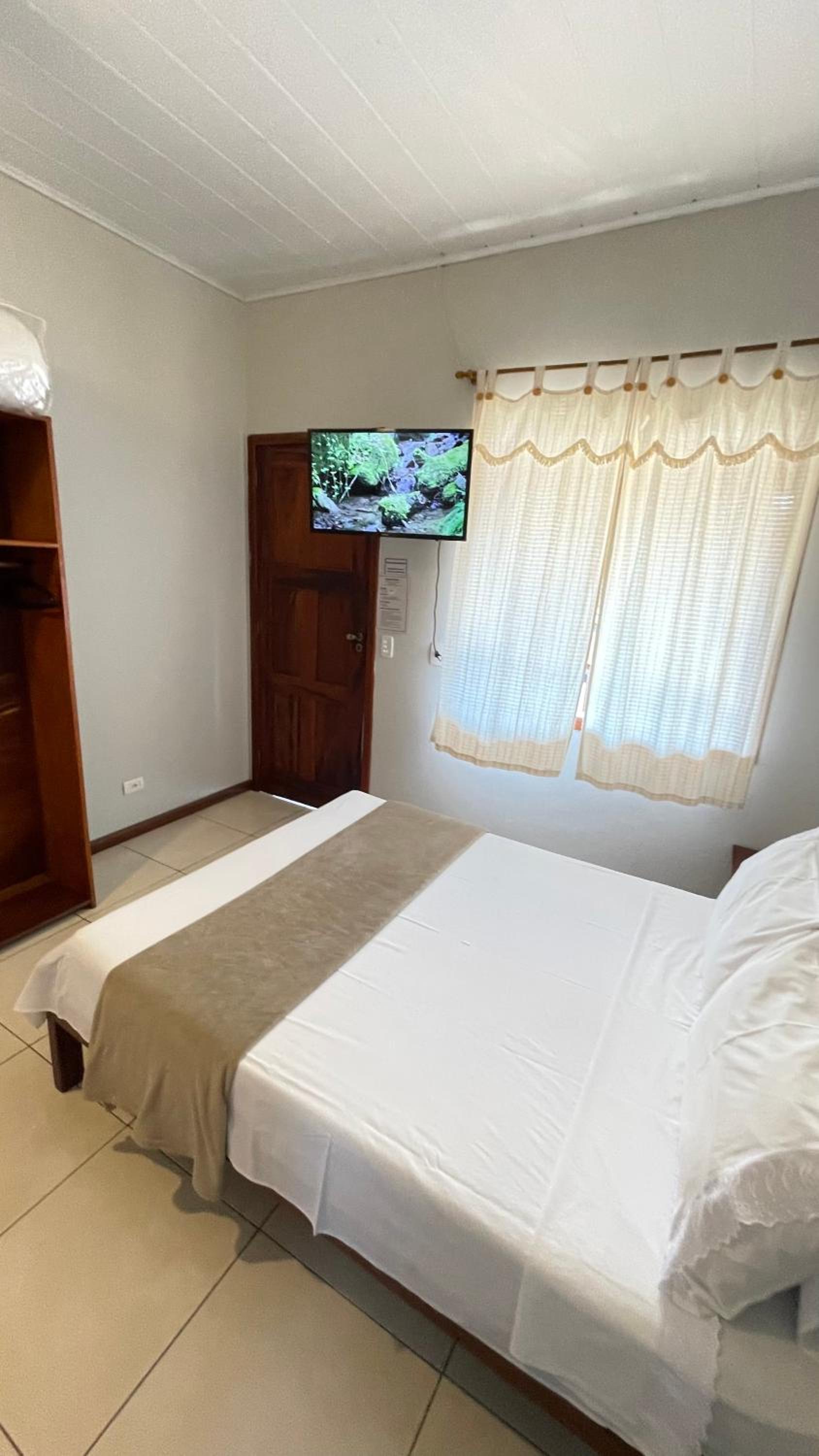 Triple Room - Photo 9