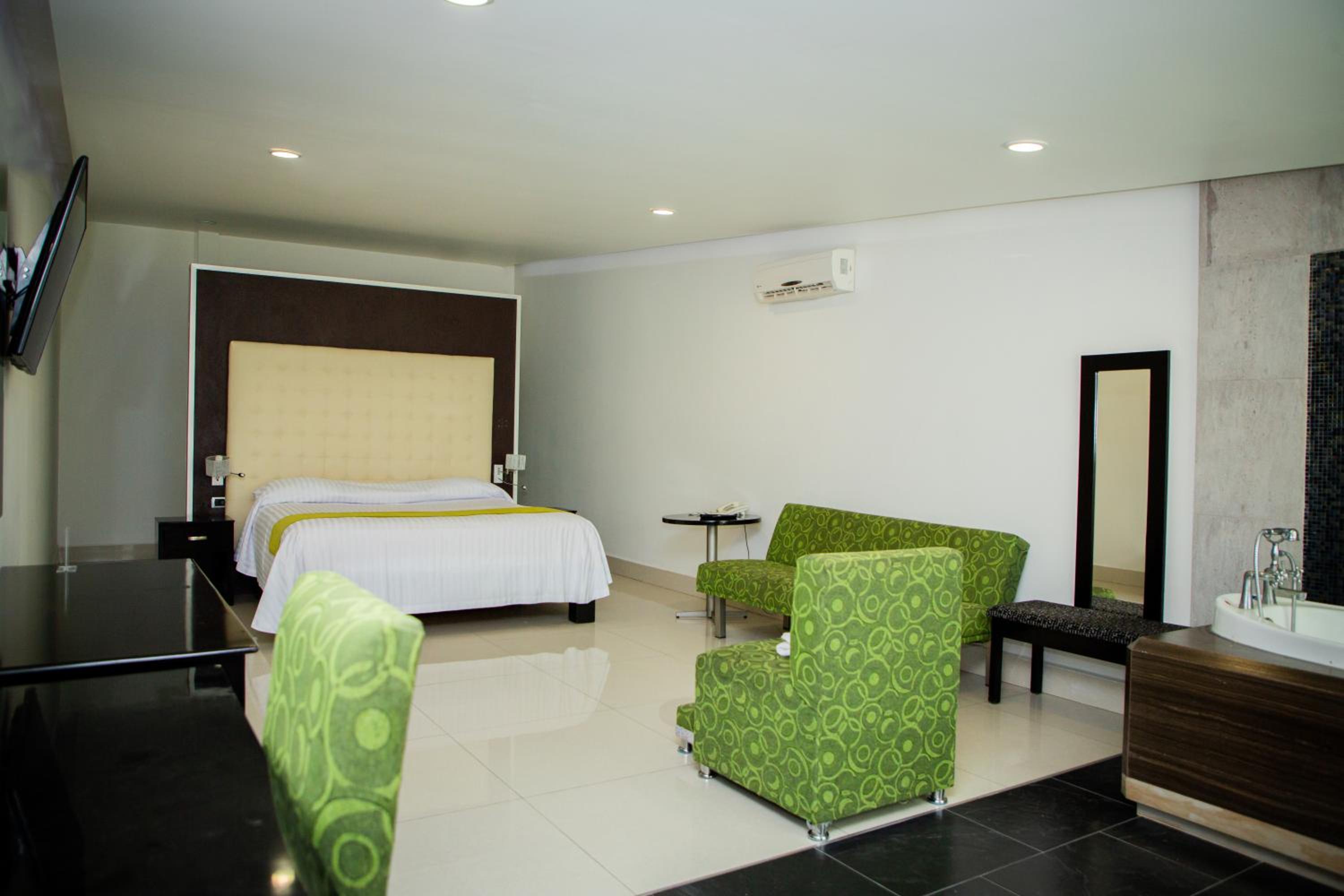 Suite with Spa Bath - Photo 1