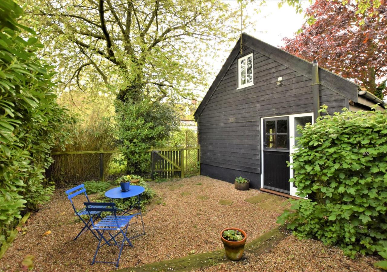 One-Bedroom House photo 2