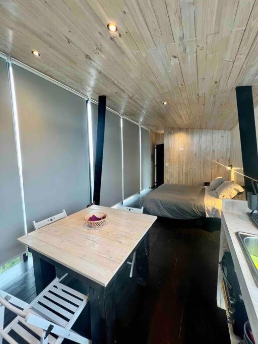 One-Bedroom House photo 1
