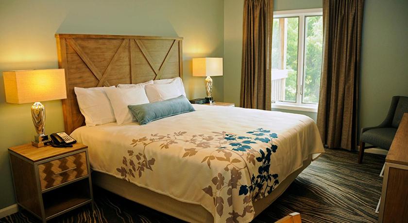 Woodstone Two Bedroom Deluxe Condo with Jacuzzi - Partial Kitchen