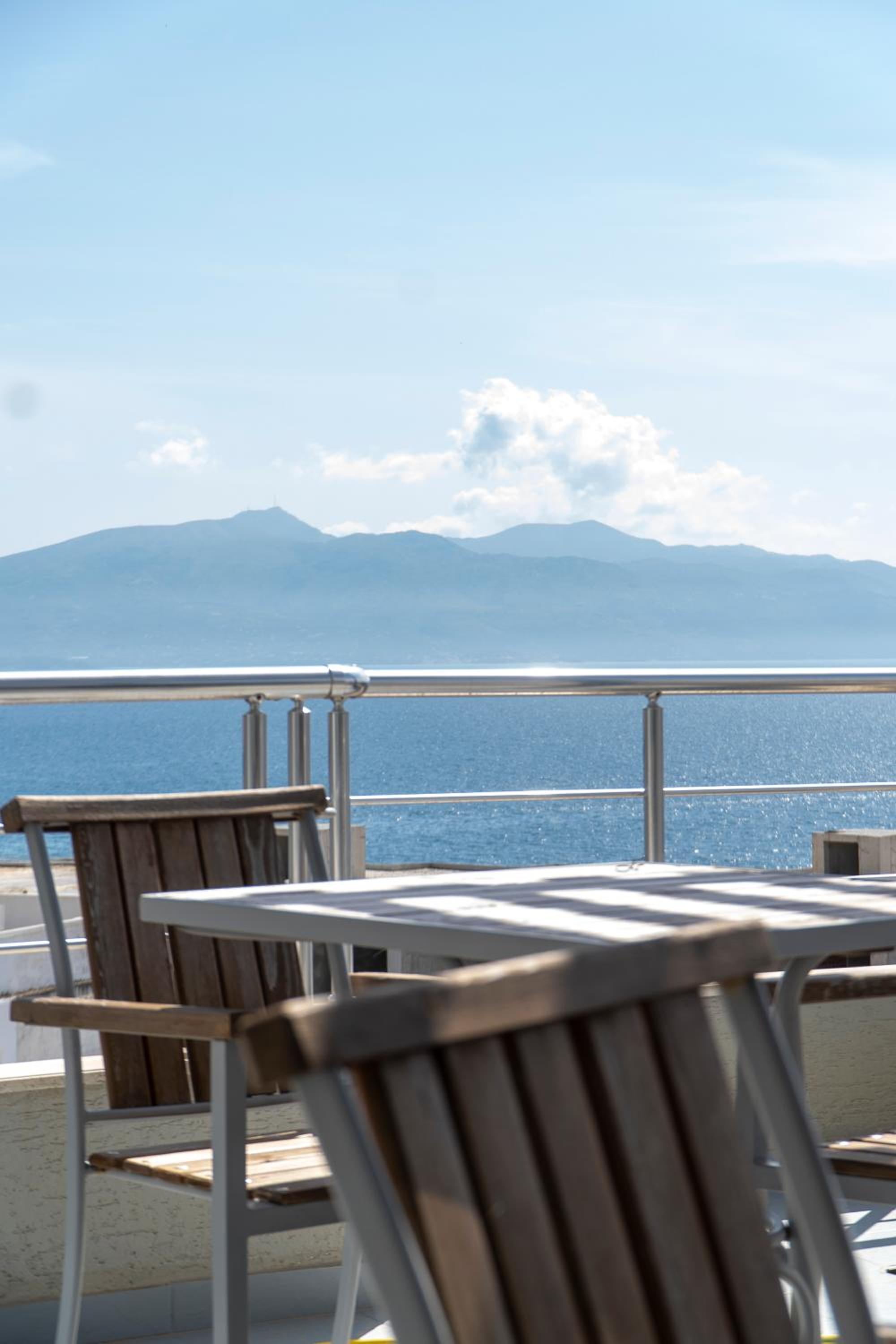 Deluxe Suite with Terrace and Sea View