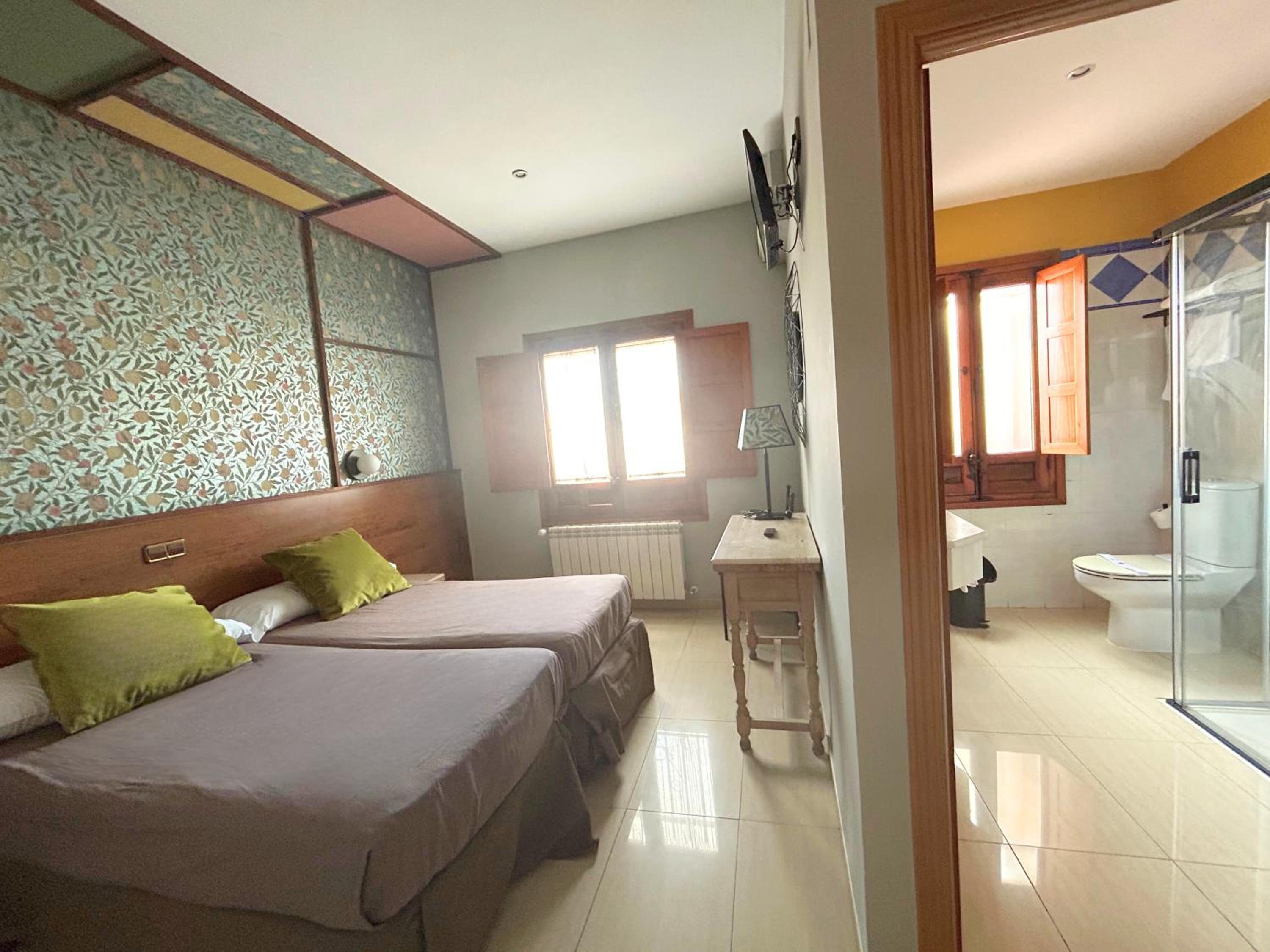 Triple Room - Photo 6