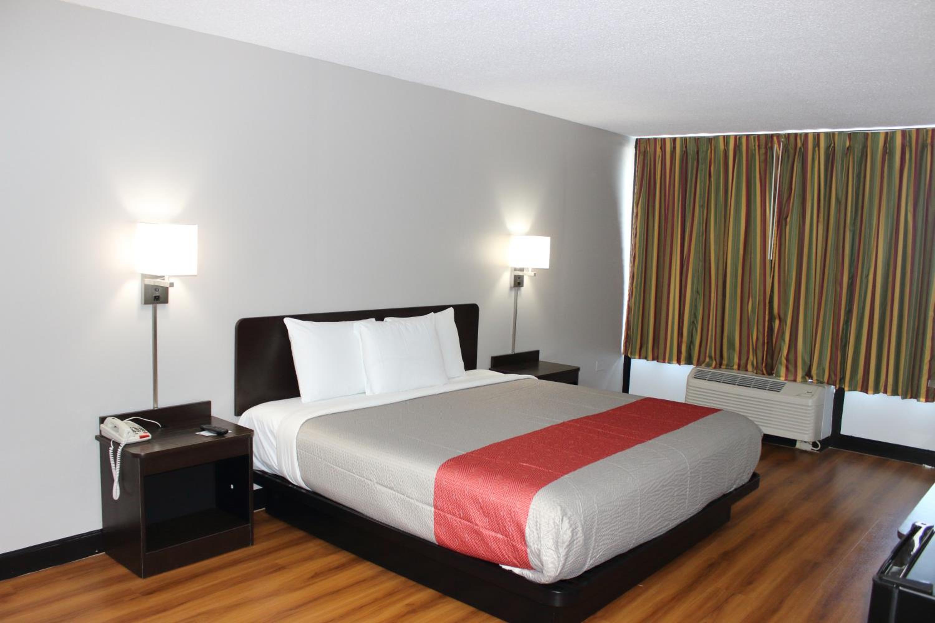King Room - Disability Access - Non-Smoking - Photo 5