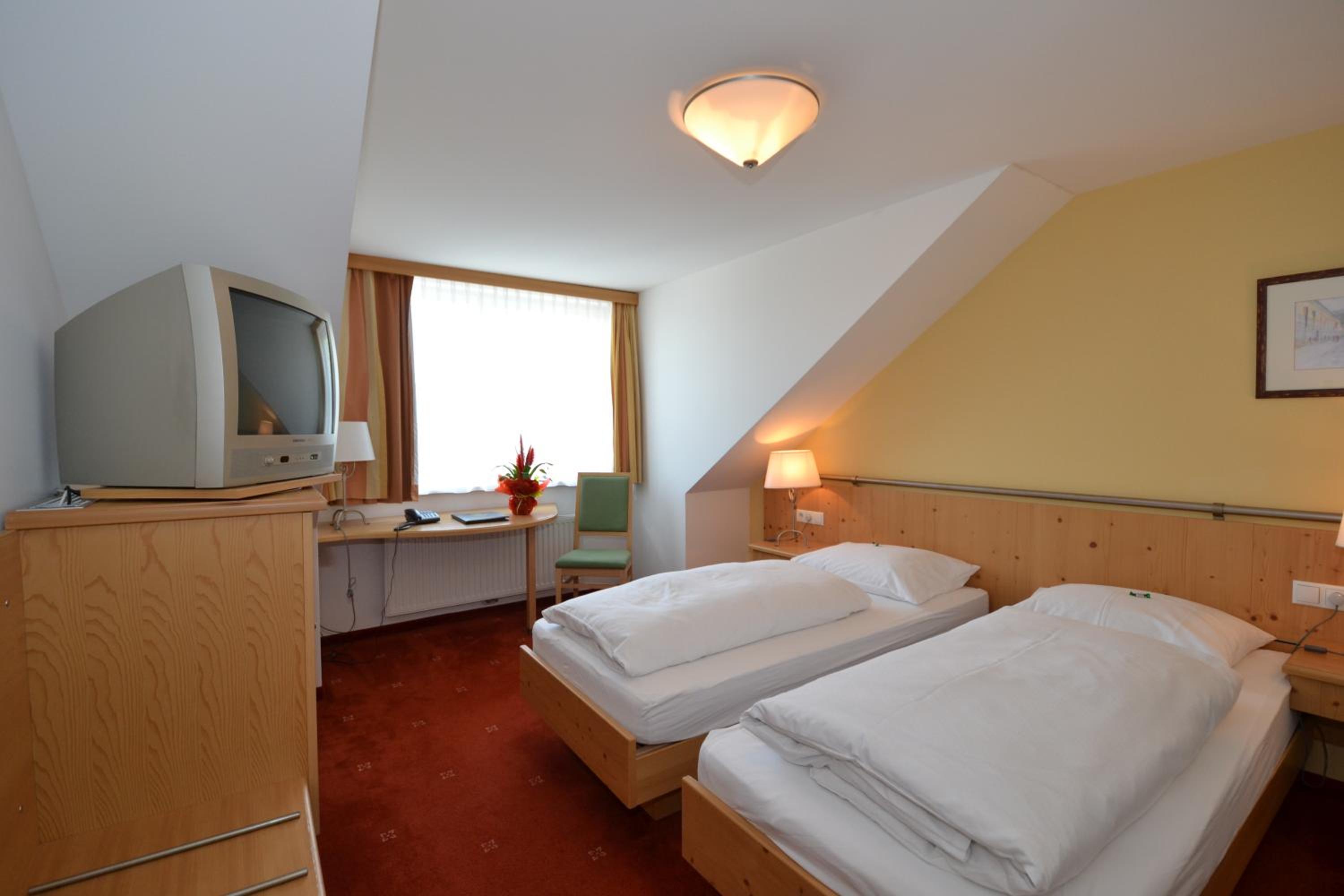 Double or Twin Room photo 2
