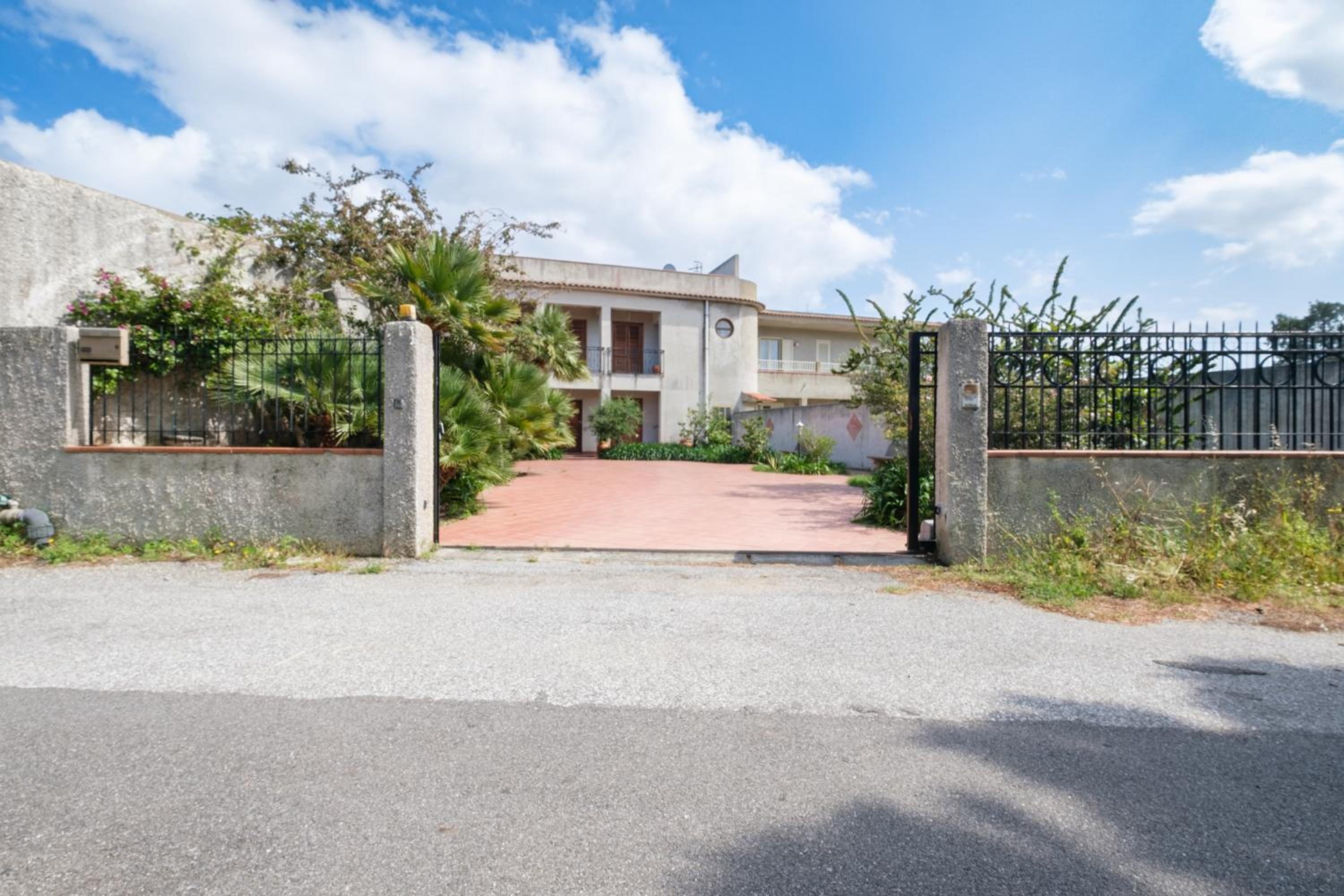 Villa With Sea View photo 3